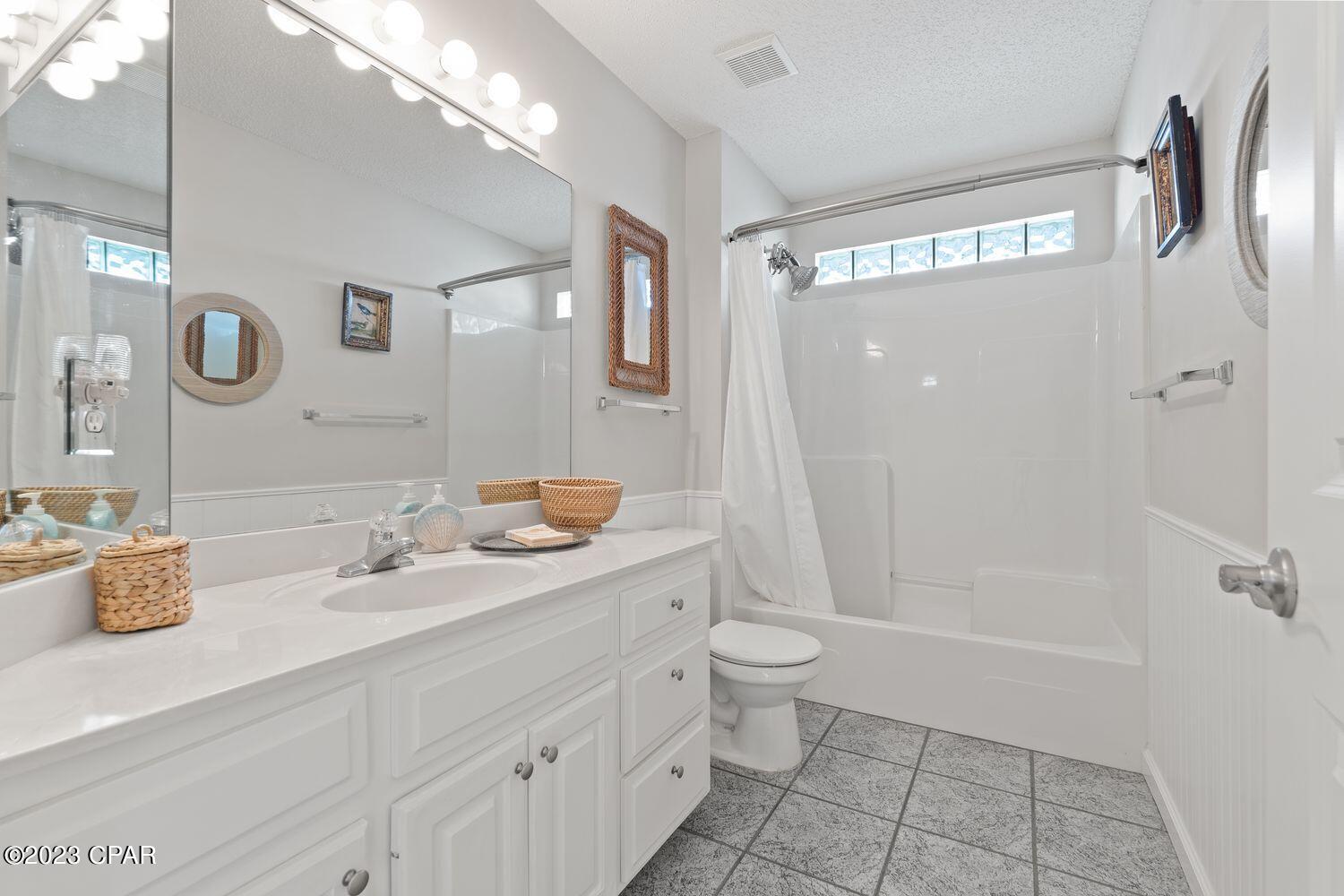 Jamaican Lake Condos - Residential