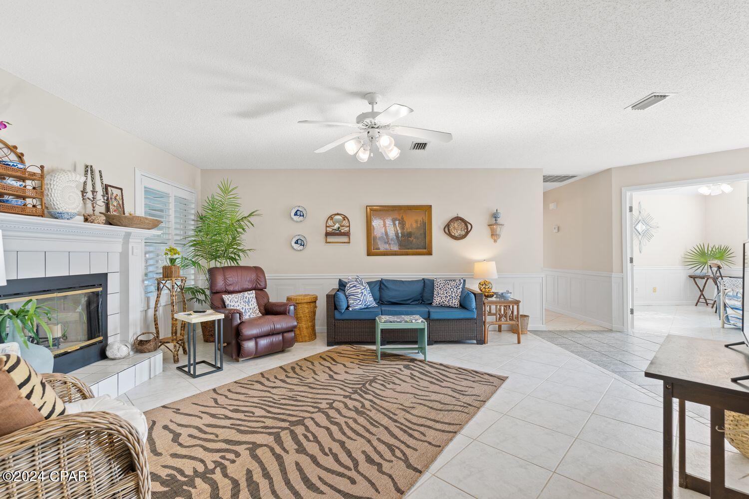 Jamaican Lake Condos - Residential