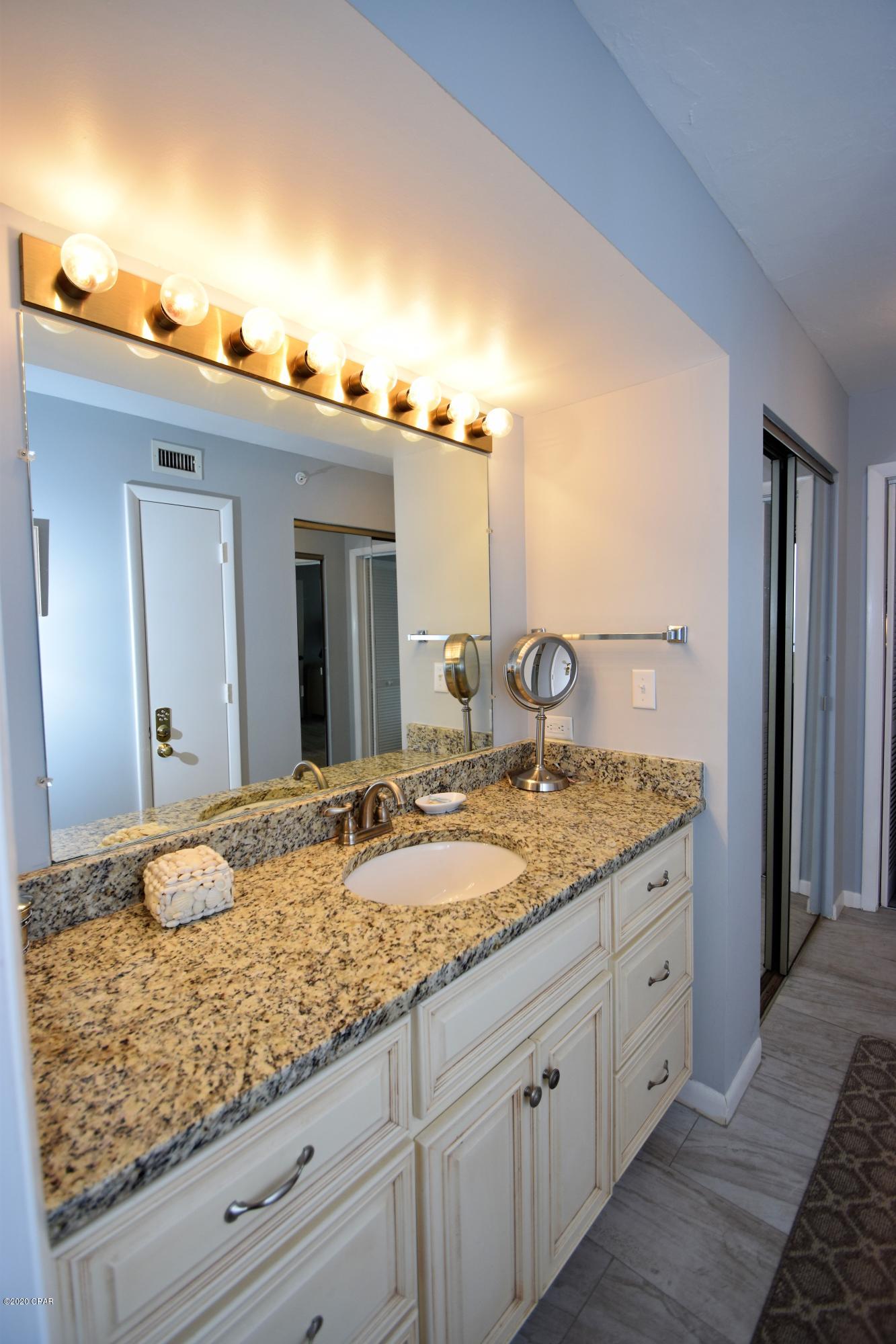 Summerhouse Condo. - Residential