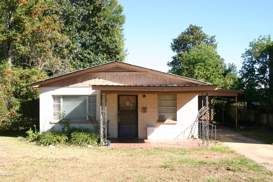 Comfortable 3 bed 1 bath home in Bonifay city limits. Perfect price point for first time buyers or some one looking to down size. Home has laminate flooring and a good floor plan. Also features a one car carport and side entry to home for convenience. Bonifay offers small town hospitality and is an easy drive to the big city attractions if that is what you crave.