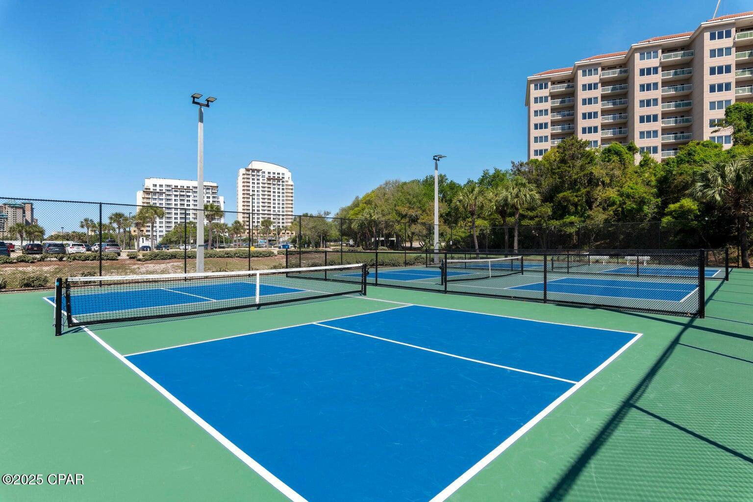 Summit At Topsl - Residential