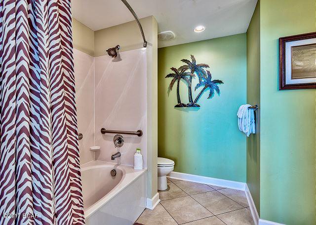 Splash Condo - Residential