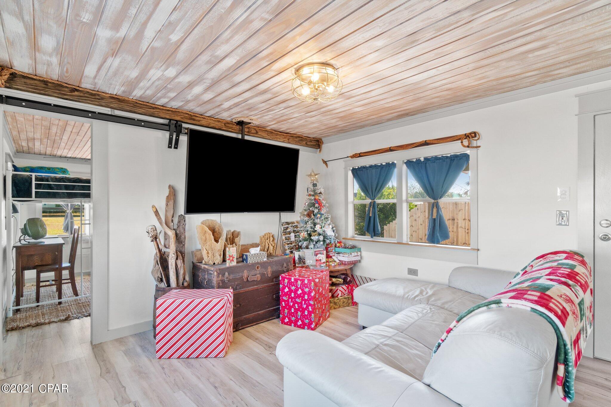 Laguna Beach Estates 5th Add - Residential