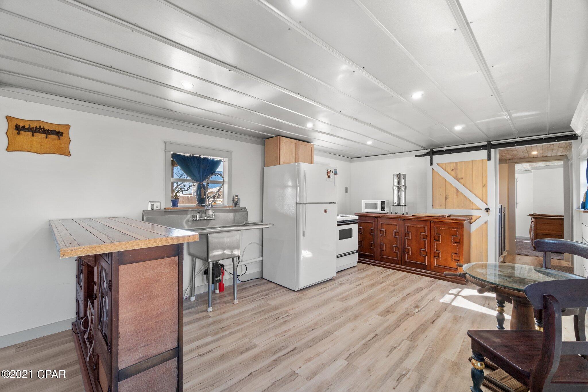 Laguna Beach Estates 5th Add - Residential