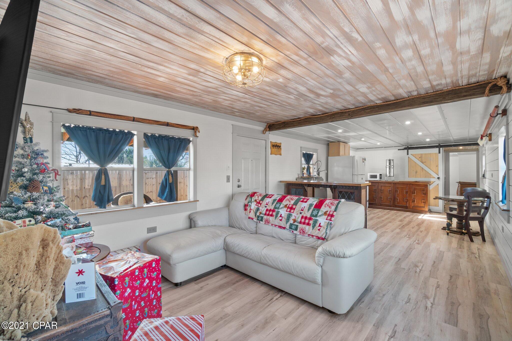 Laguna Beach Estates 5th Add - Residential