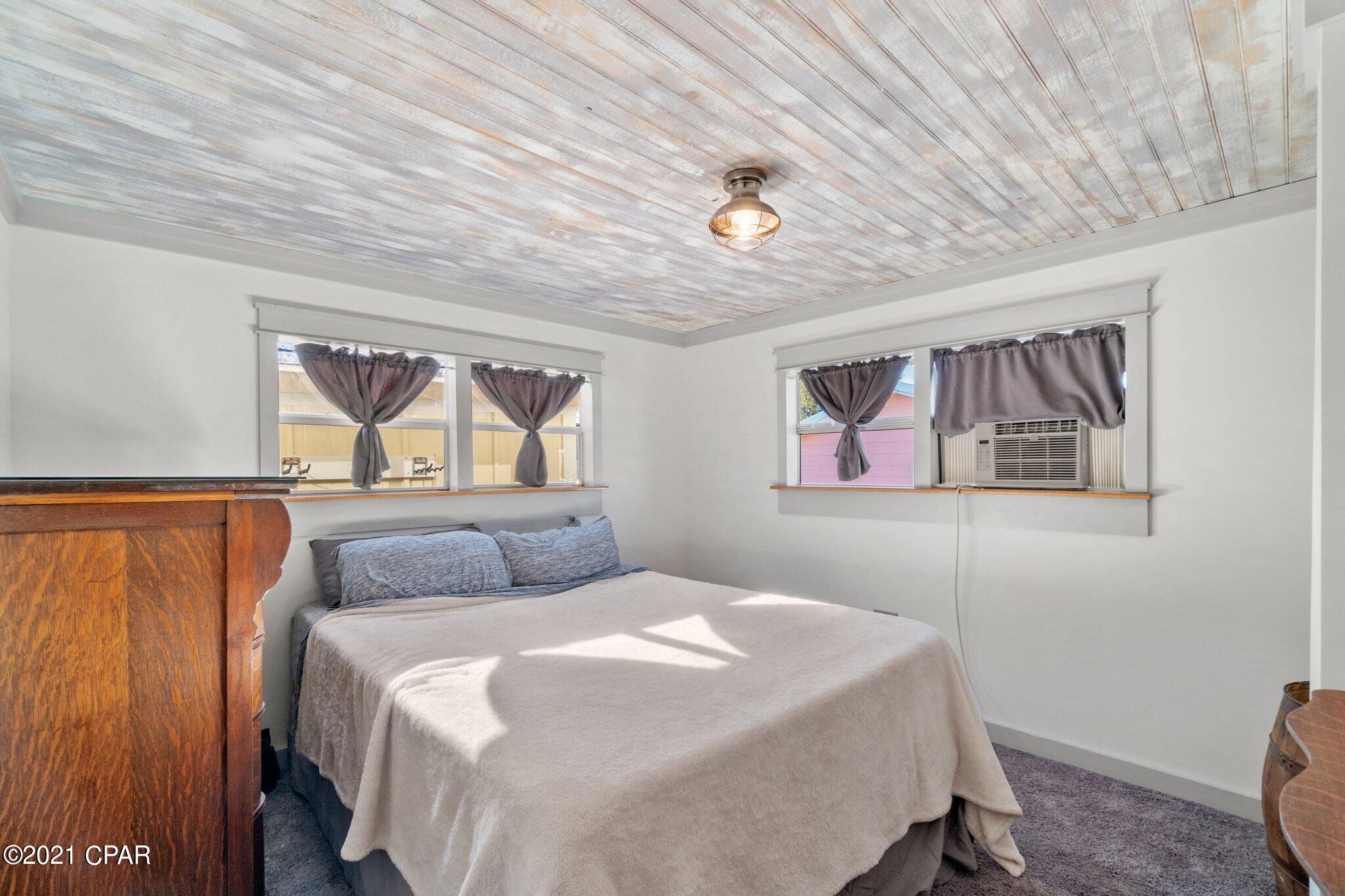 Laguna Beach Estates 5th Add - Residential