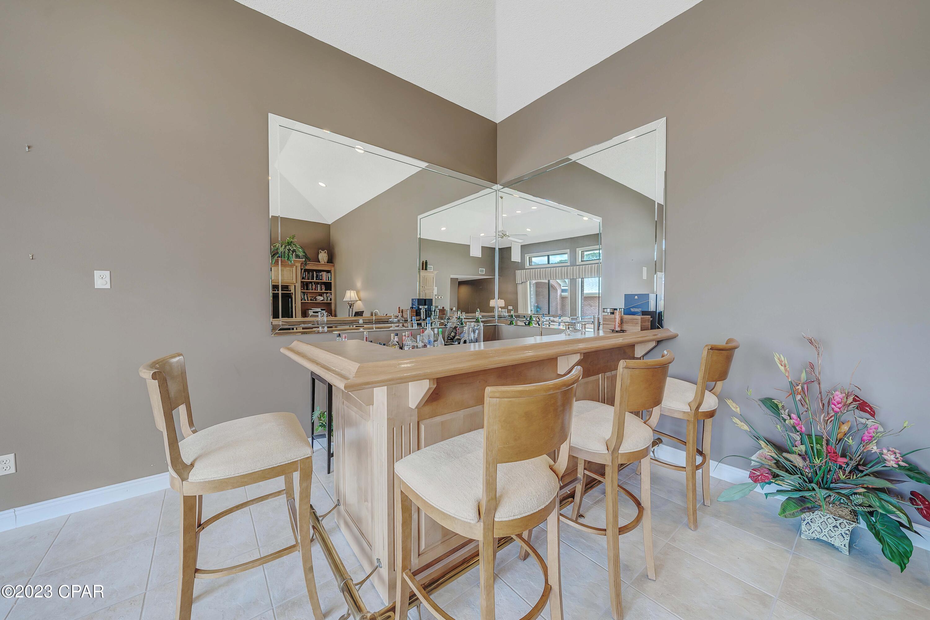 Colony Club - Residential