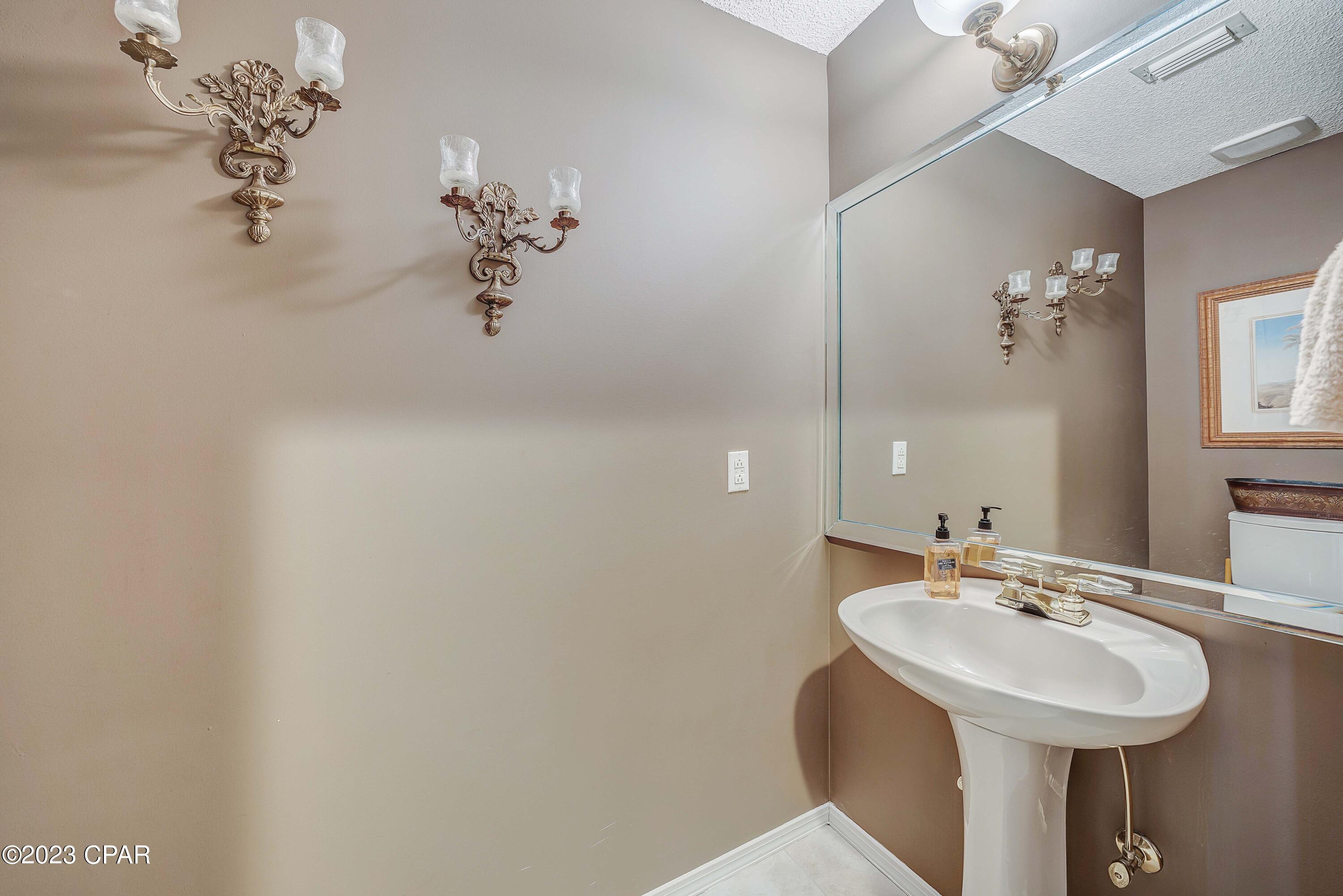 Colony Club - Residential