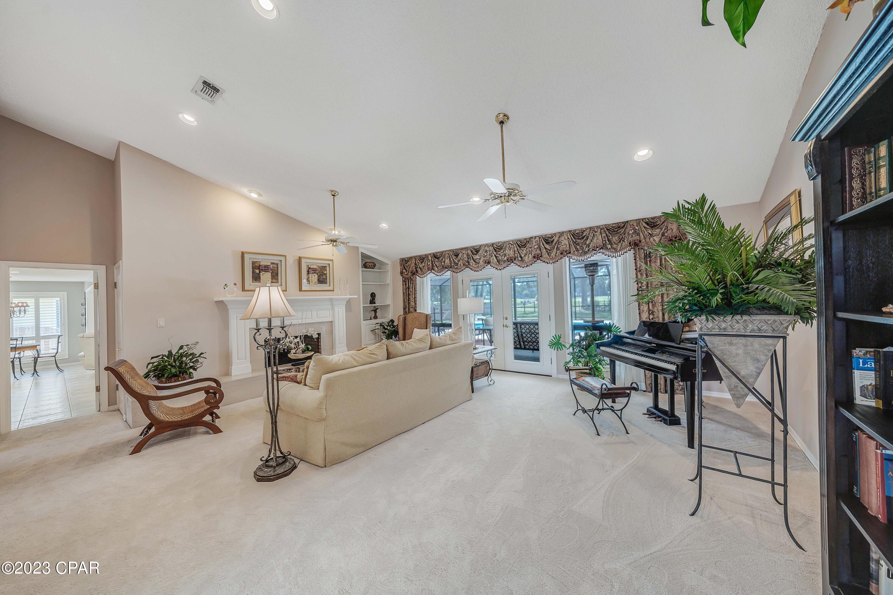 Colony Club - Residential