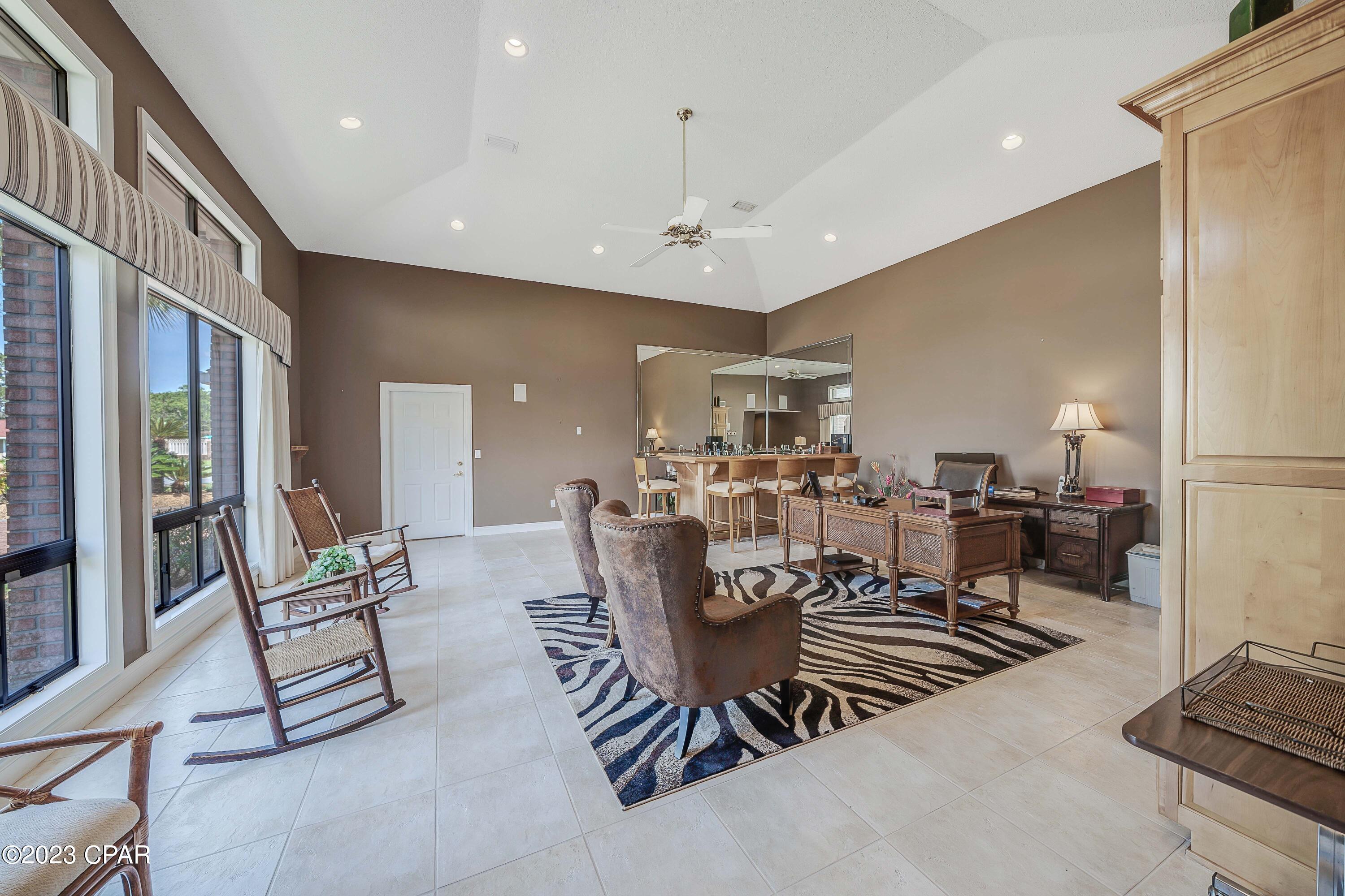 Colony Club - Residential