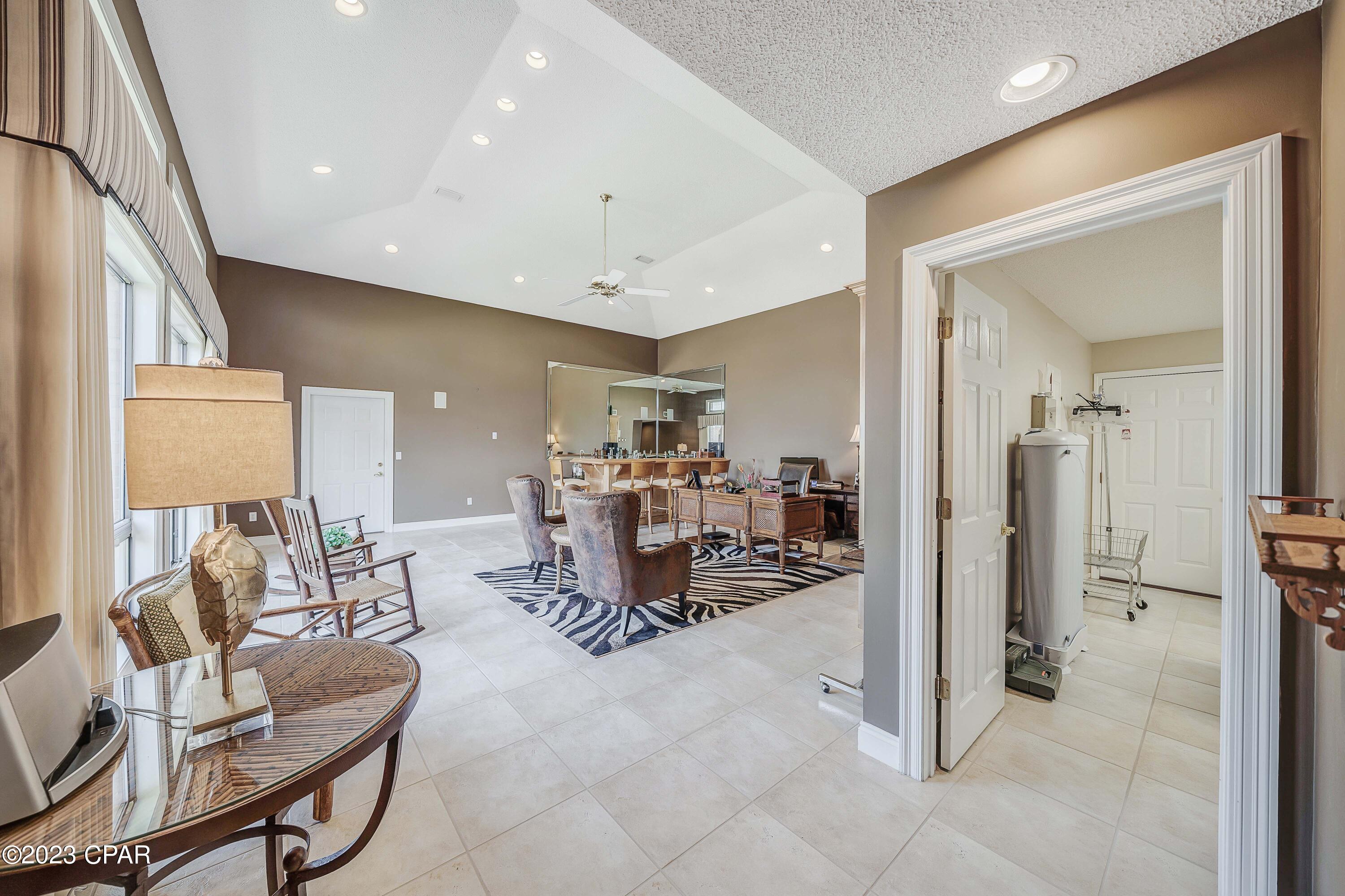 Colony Club - Residential