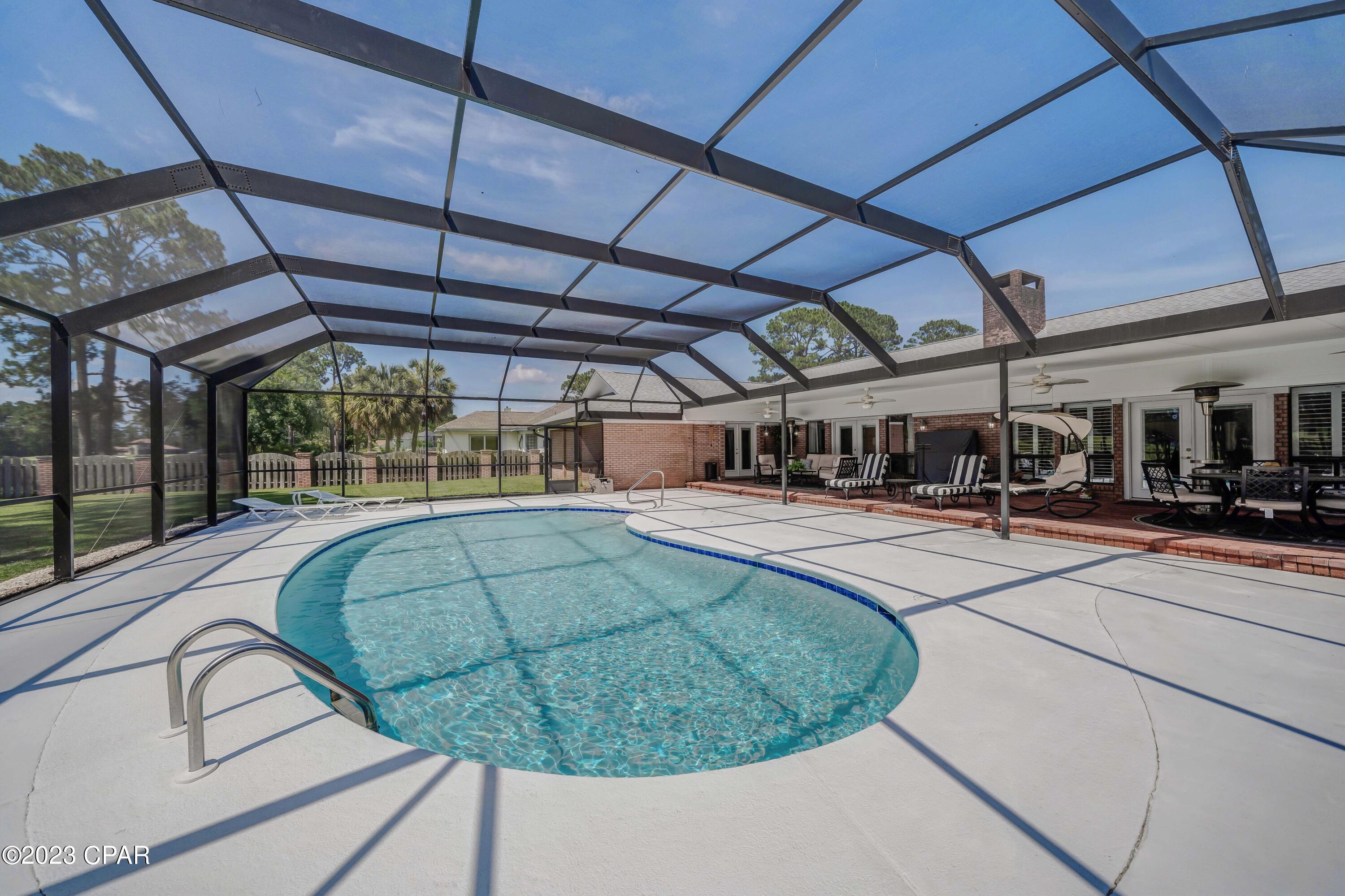 Colony Club - Residential