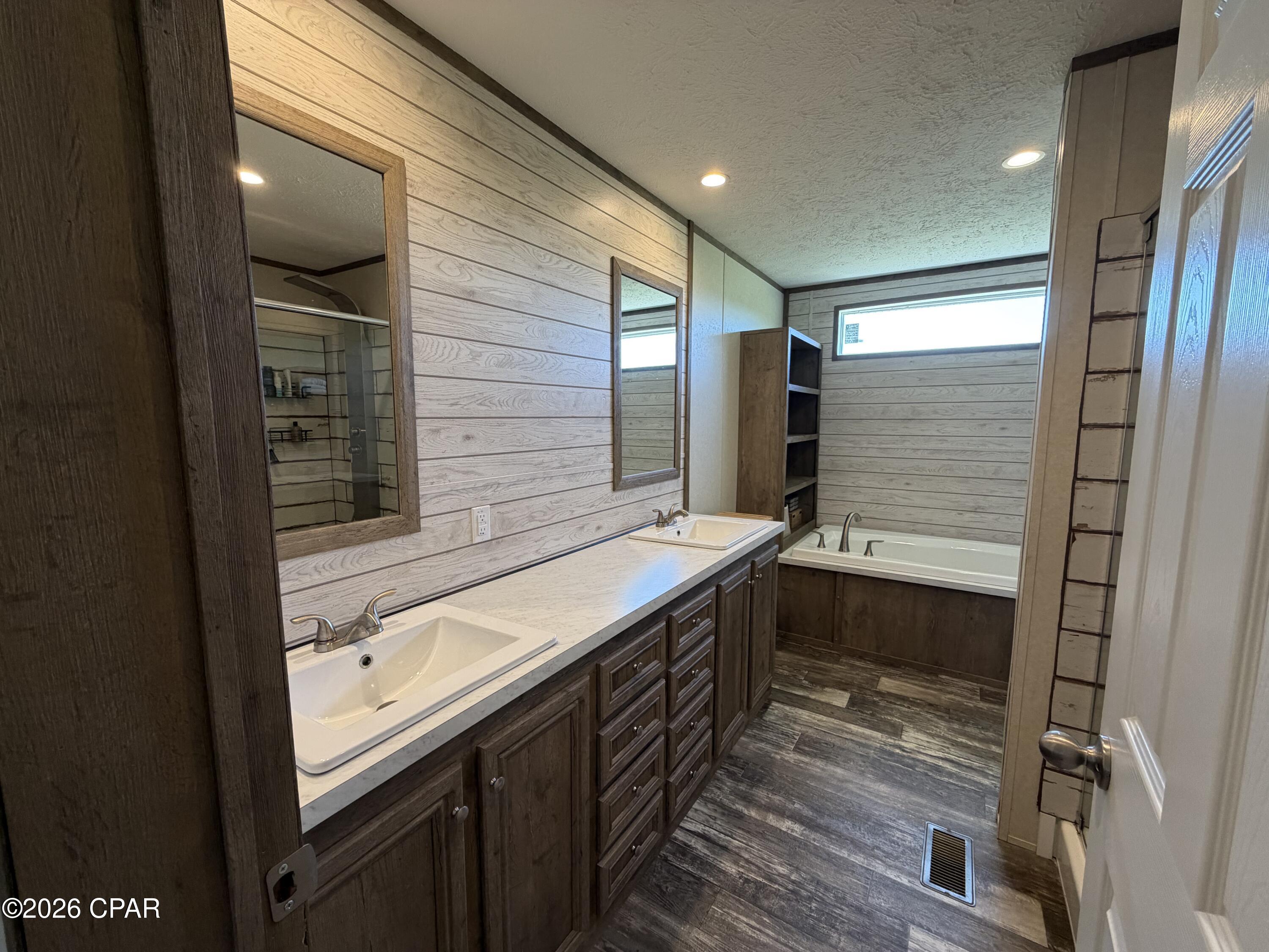 Grand Ridge - Residential