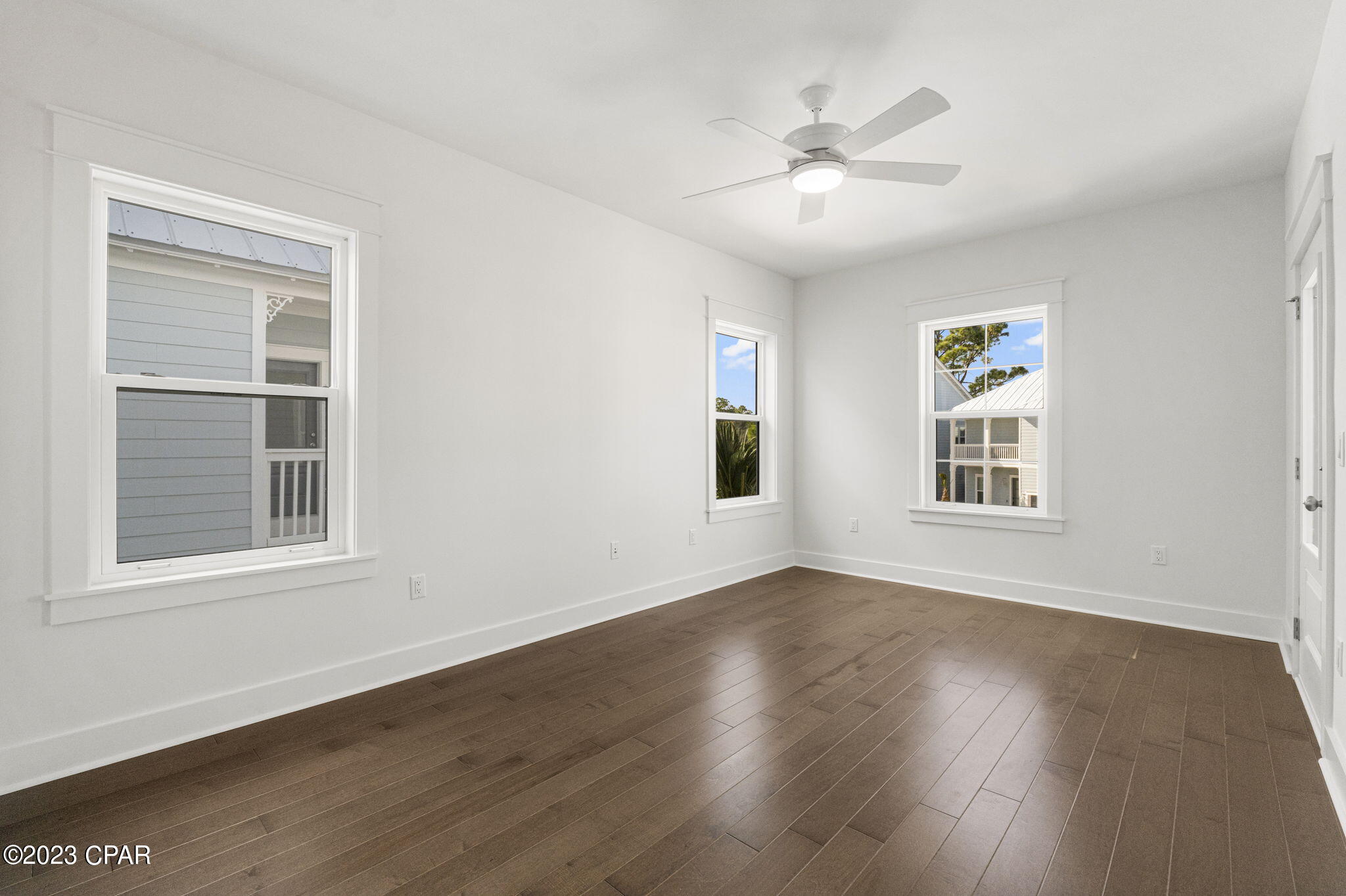 Lagoon Manor - Residential