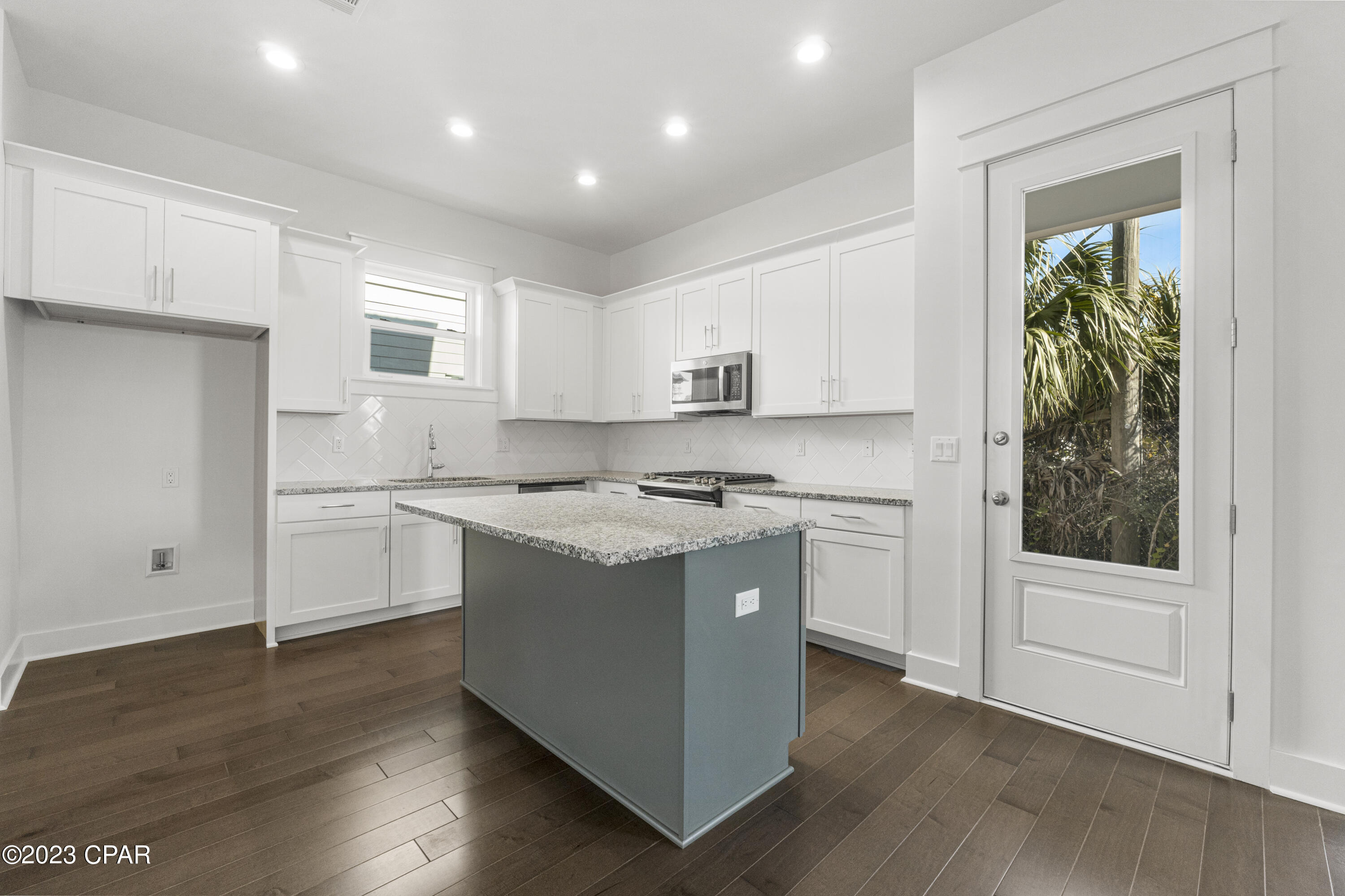 Lagoon Manor - Residential