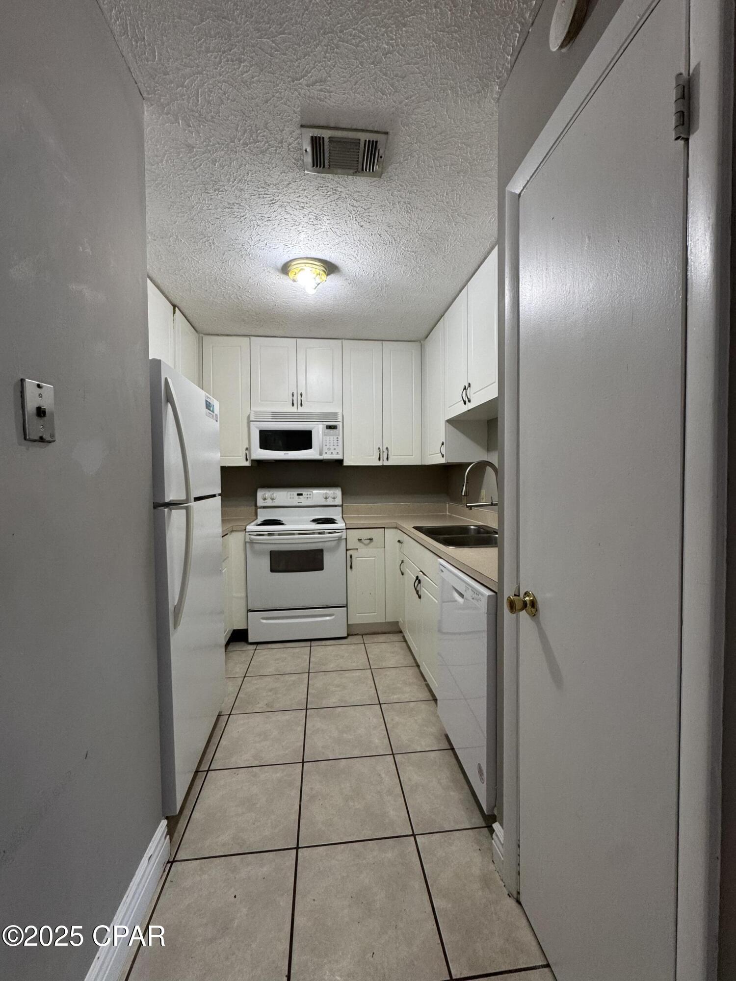 Belaire Estates U-2 - Residential Lease