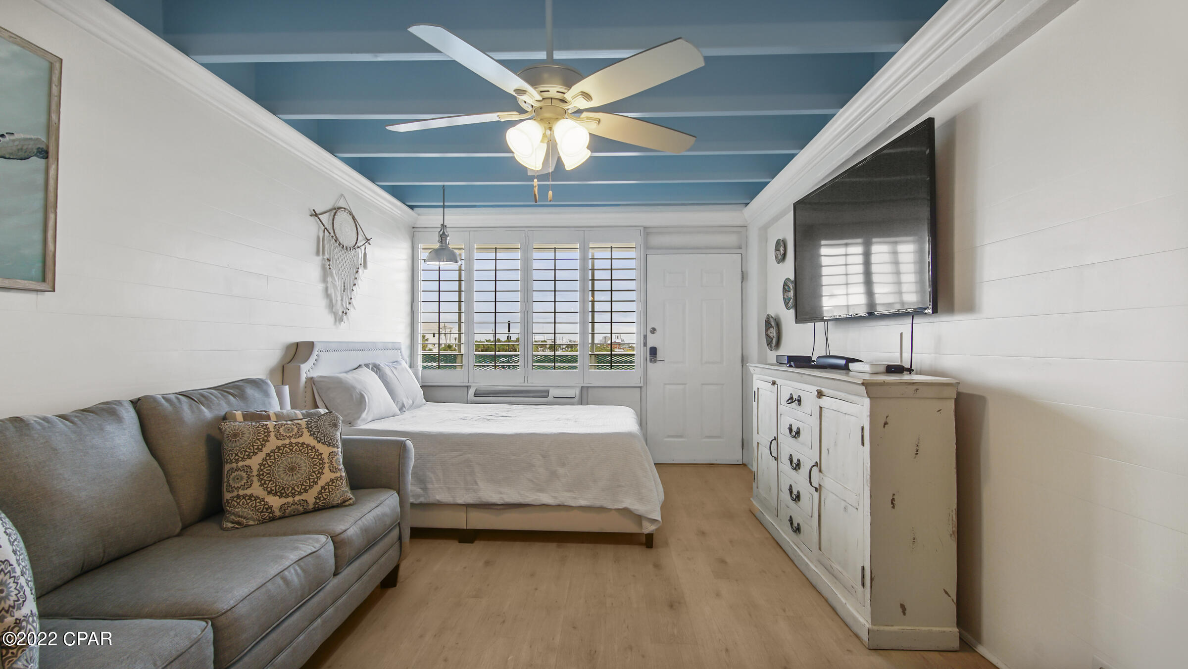 Fontainebleau Terrace - Residential