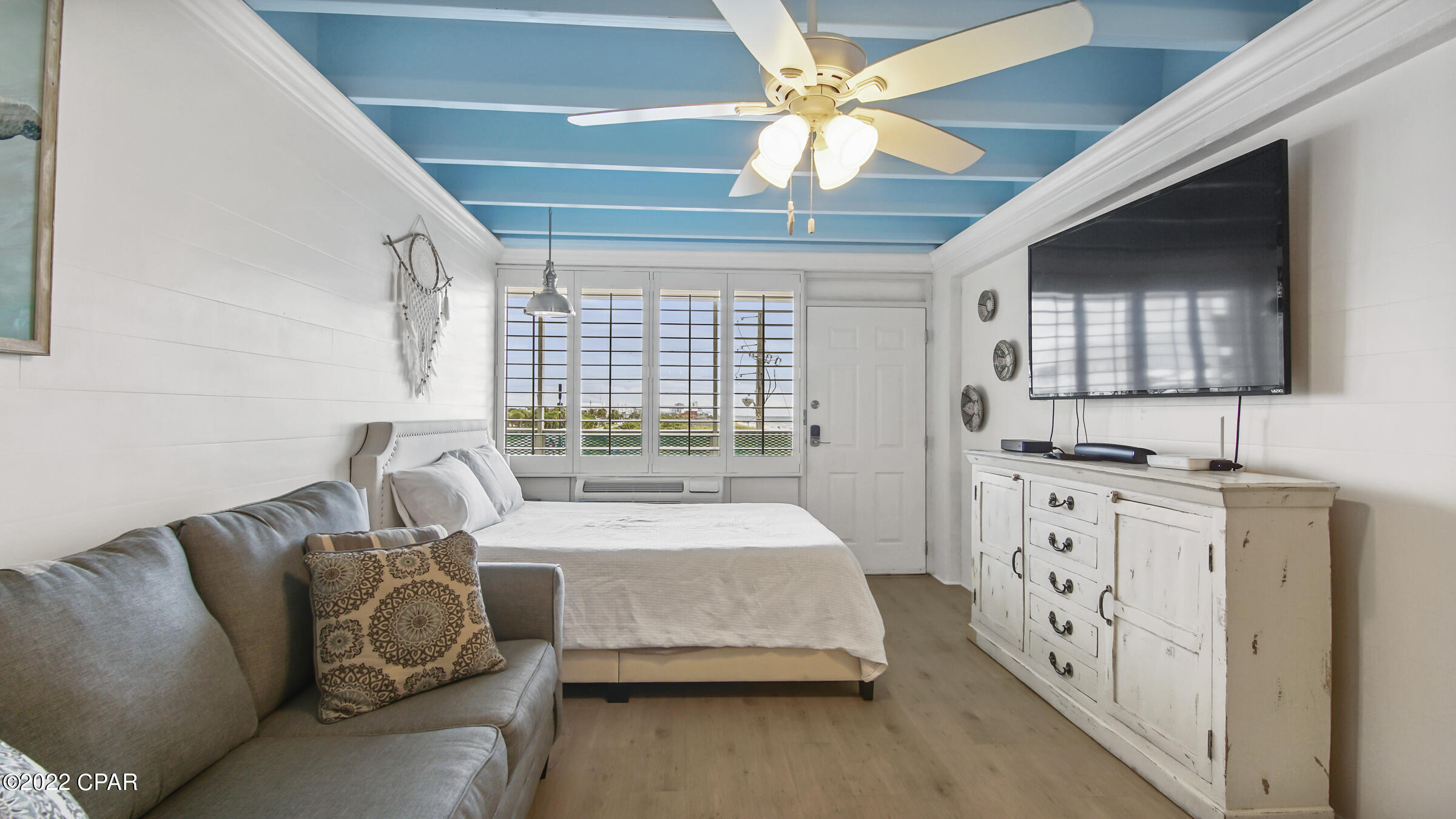 Fontainebleau Terrace - Residential