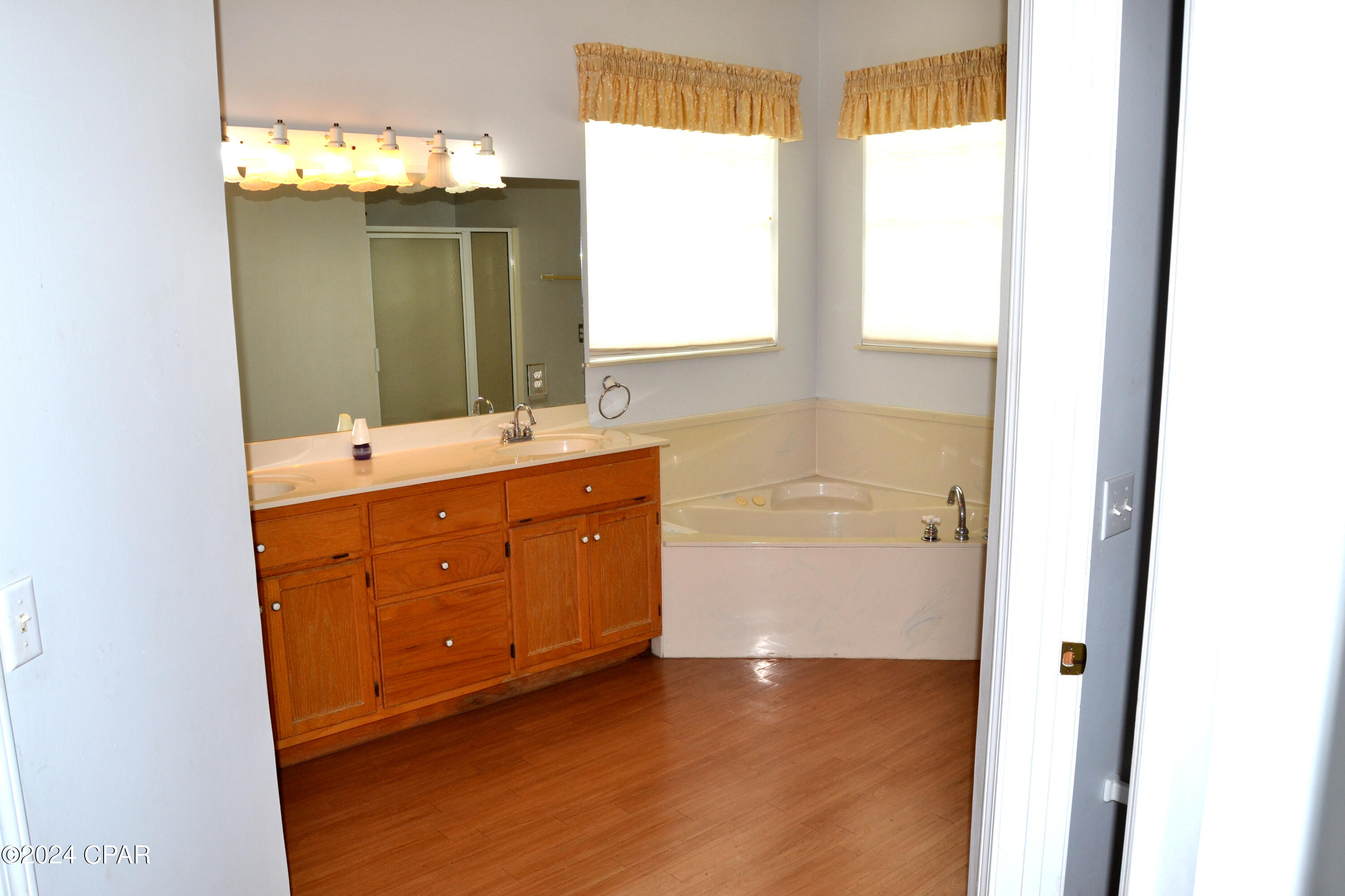 Colony Club - Residential