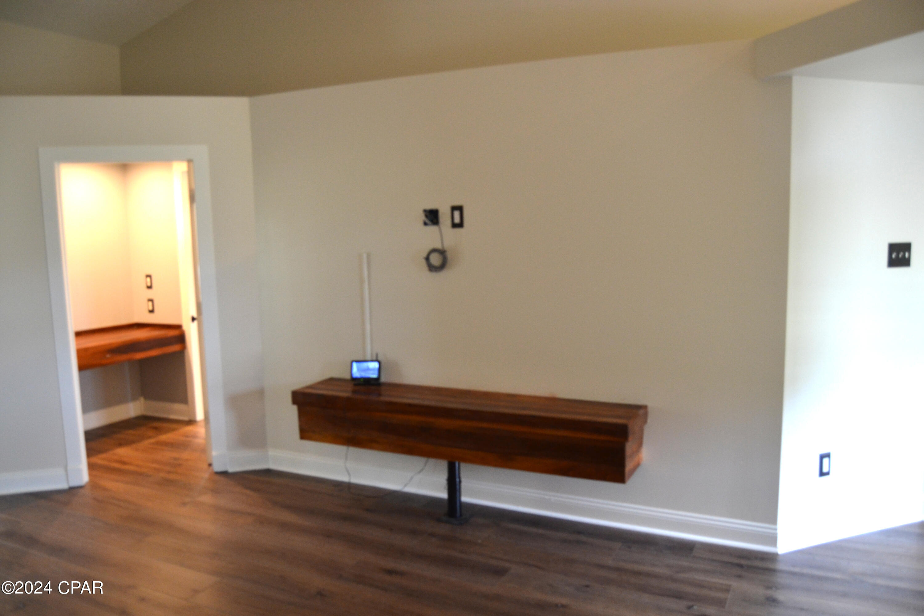 Colony Club - Residential