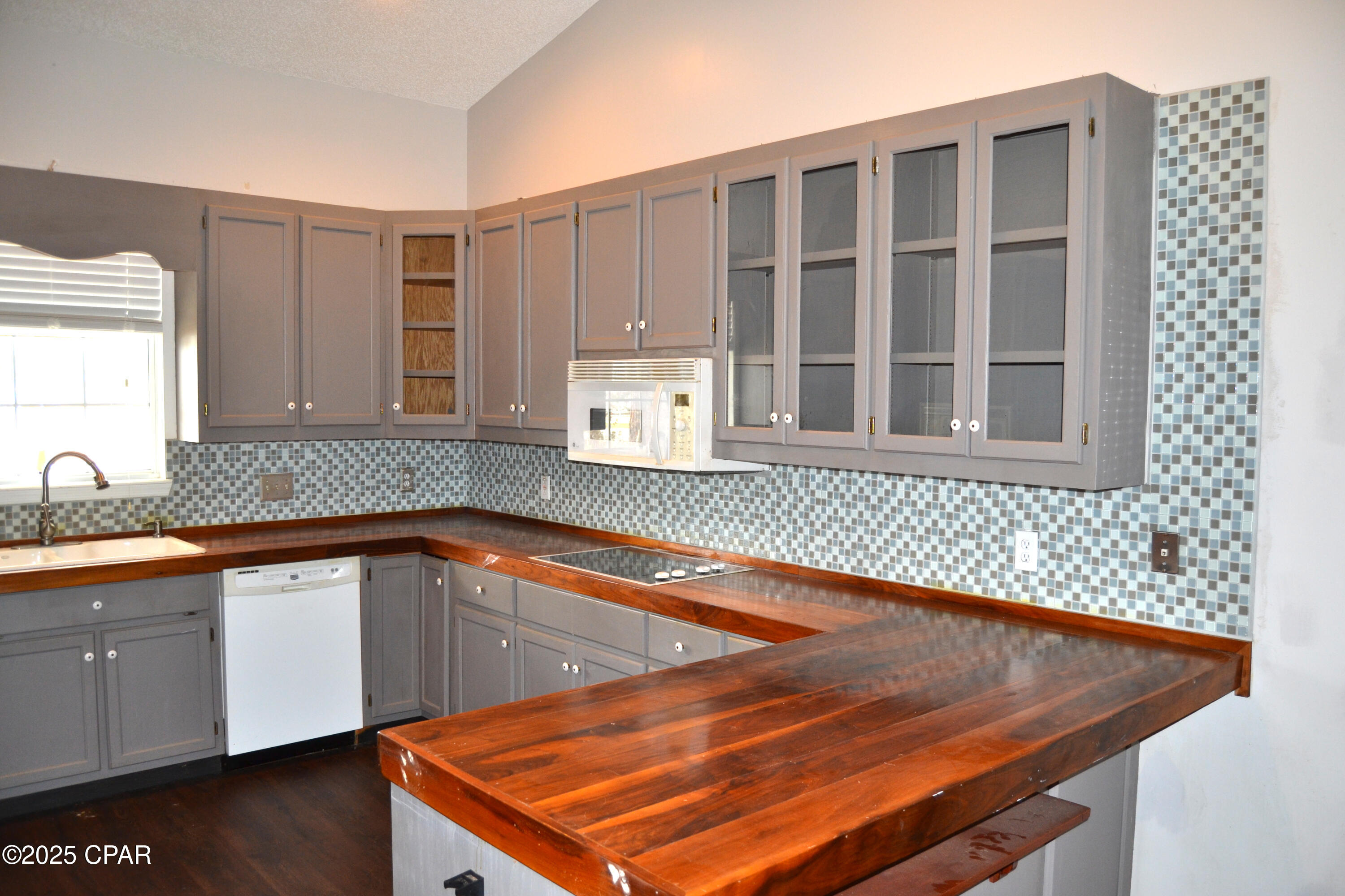 Colony Club - Residential