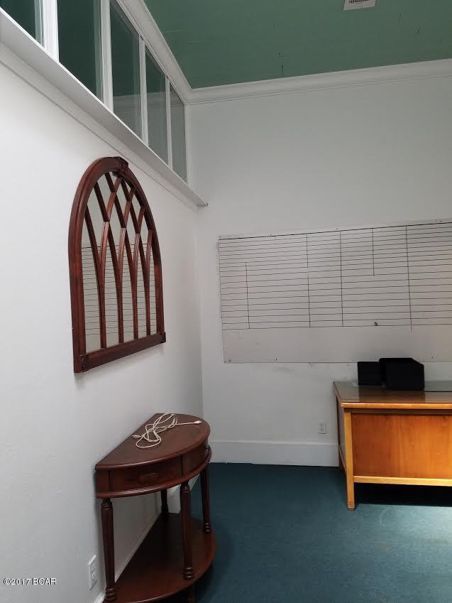 Graceville - Commercial Sale