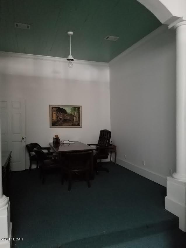 Graceville - Commercial Sale