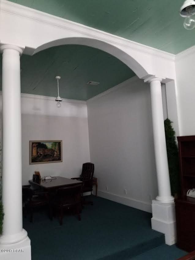 Graceville - Commercial Sale