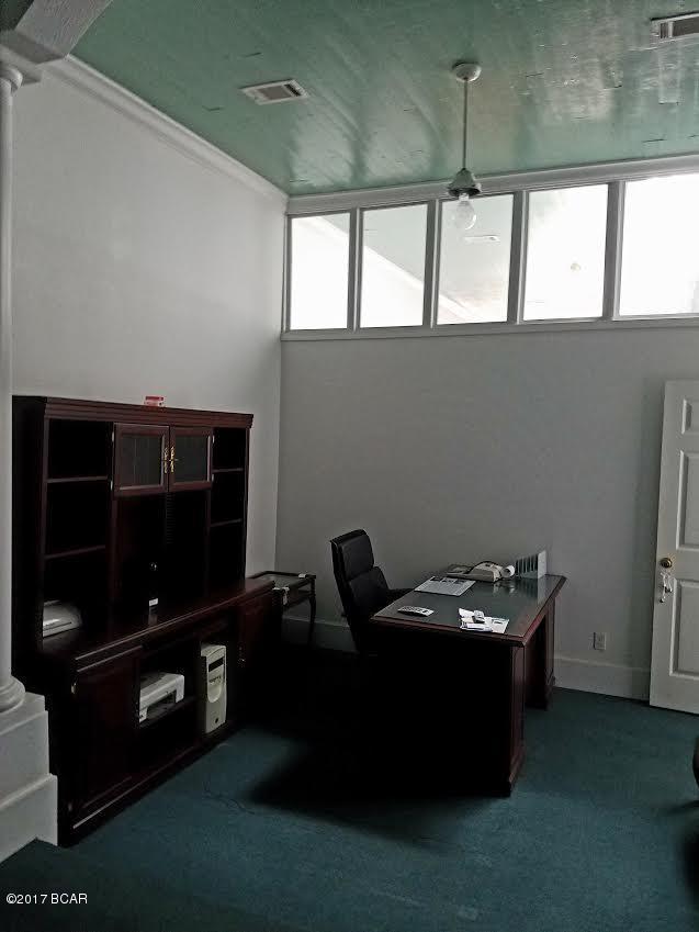 Graceville - Commercial Sale