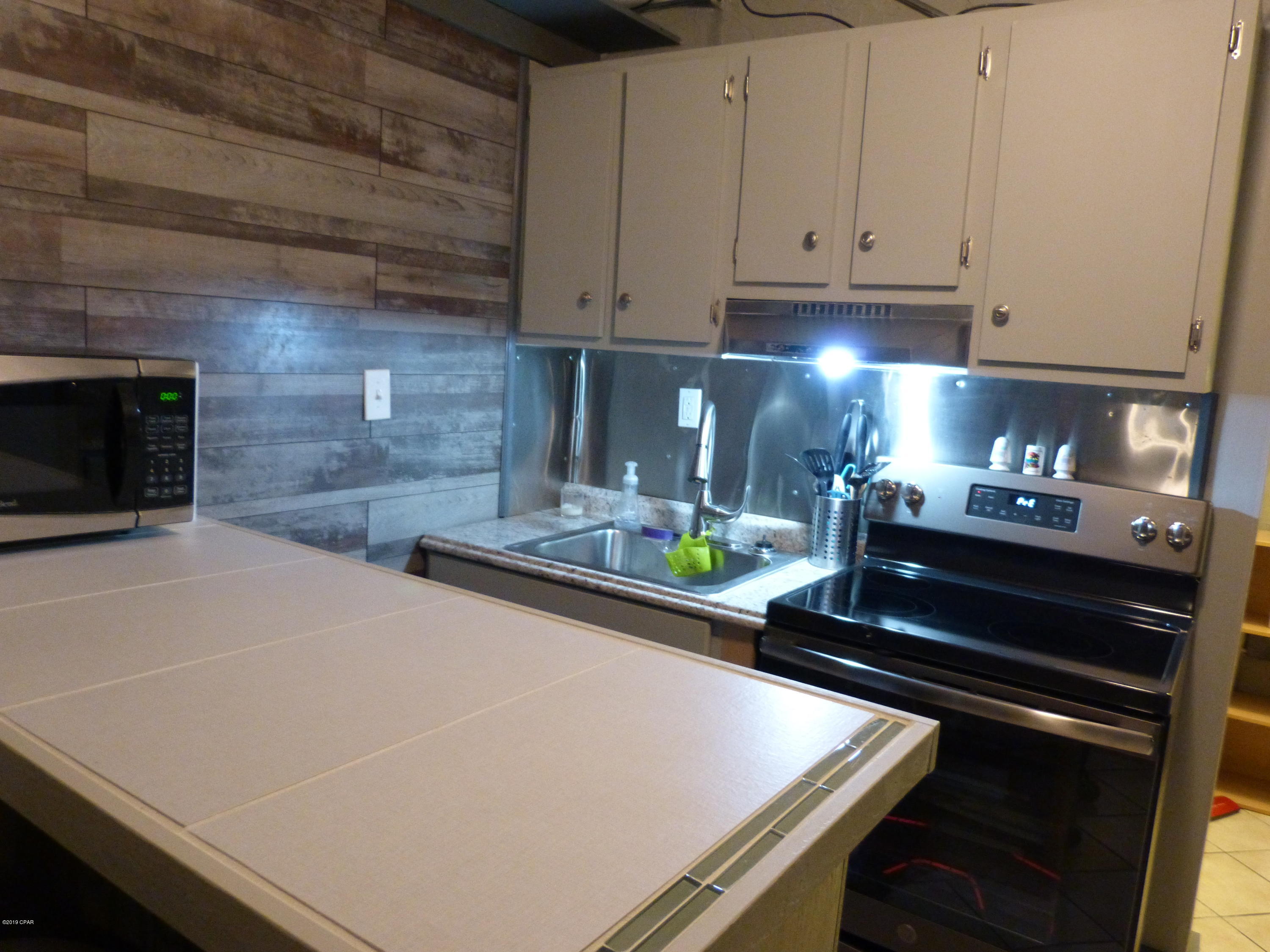 Fontainebleau Terrace - Residential