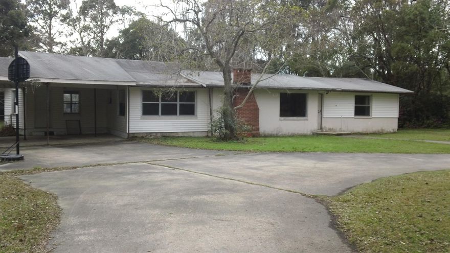 4/2 home close to Tyndall AFB. All property sizes and ages are approximate, please measure and/or verify if important. School assignments are subject to change, please check with Bay County for most accurate information. Deposit is the same as the rent. Pets allowed with owner approval and NON REFUNDABLE pet fee of $150.00 per pet. Breed restrictions apply.