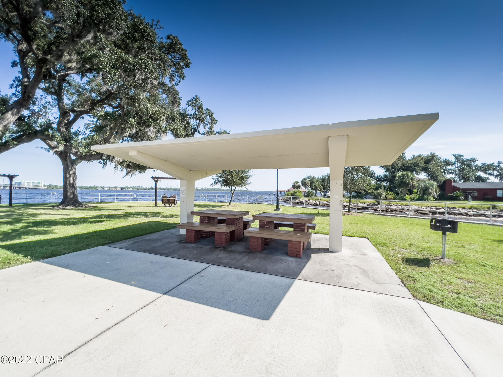 Bay Park Manor - Residential