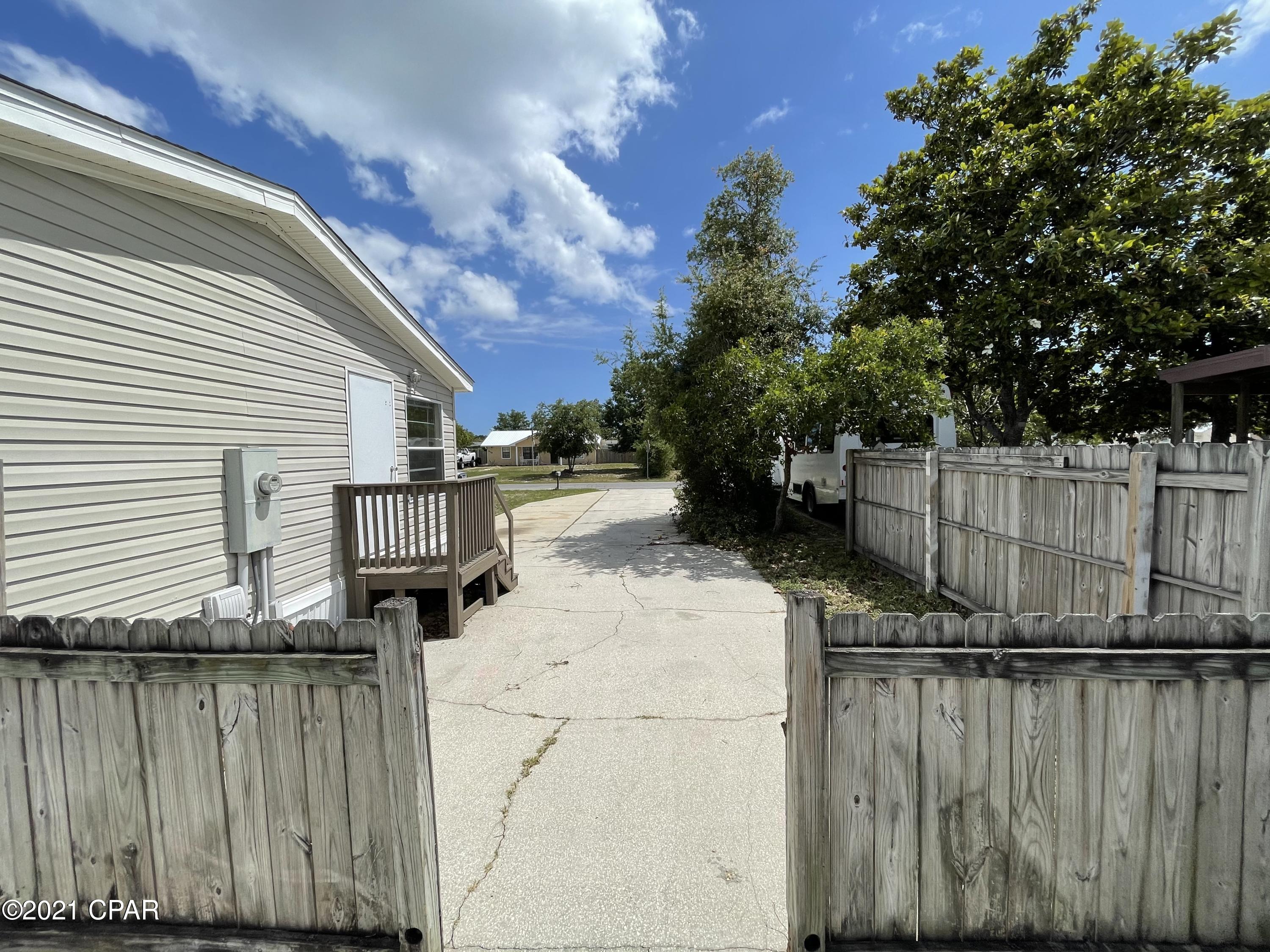 North Lagoon Oaks - Residential