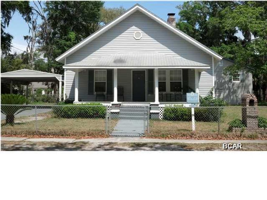 This beautiful historical house has been updated with stainless appliances. Beautiful Hardwood floors. Separate dining area. Cozy Living area with Wood burning fireplace. Large fenced backyard with a brick-paver patio. Located in a quiet neighborhood.

''INCLUDES WATER,SEWER and GARBAGE''