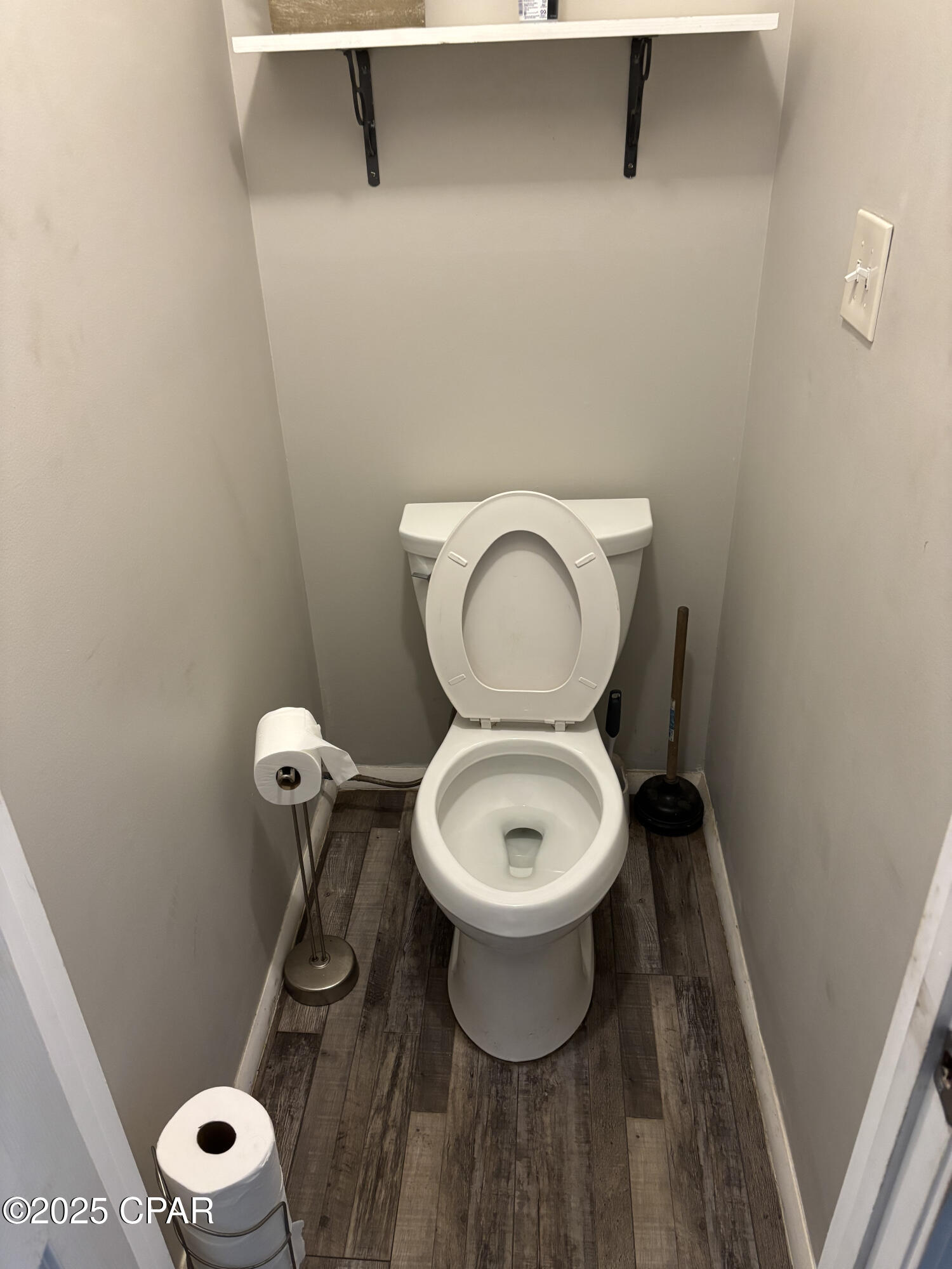 [No Recorded Subdiv] - Commercial Sale