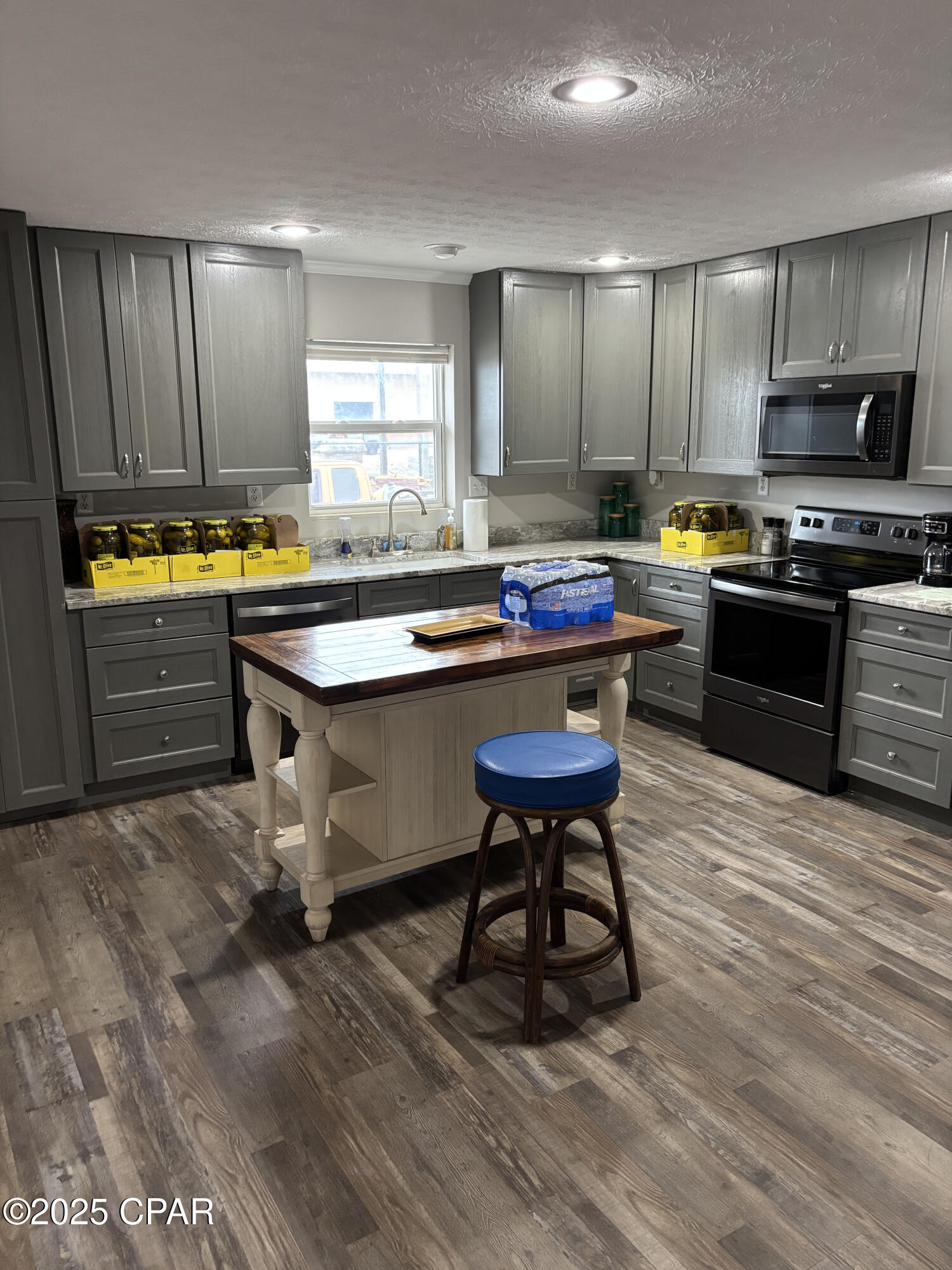 [No Recorded Subdiv] - Commercial Sale