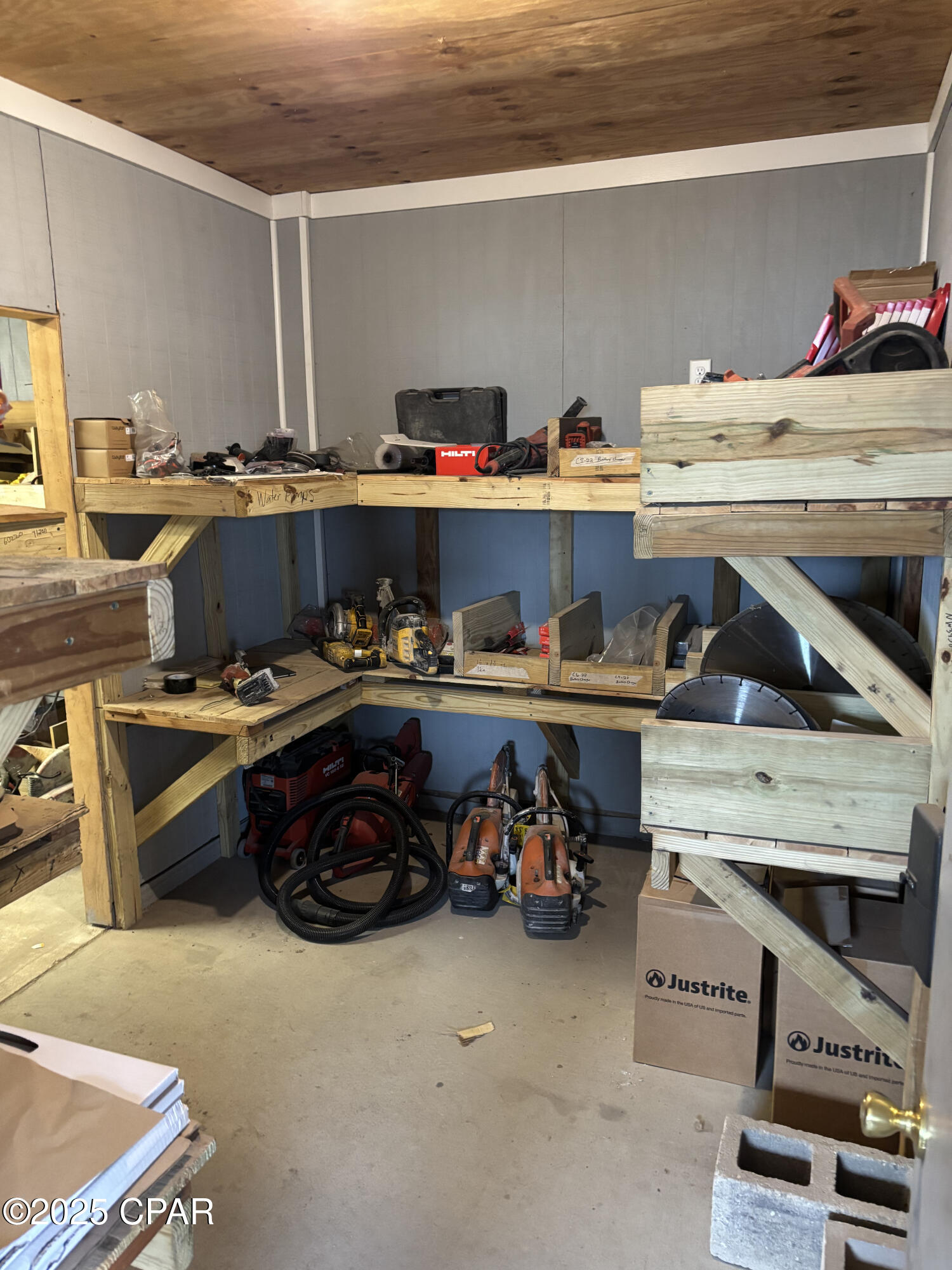 [No Recorded Subdiv] - Commercial Sale