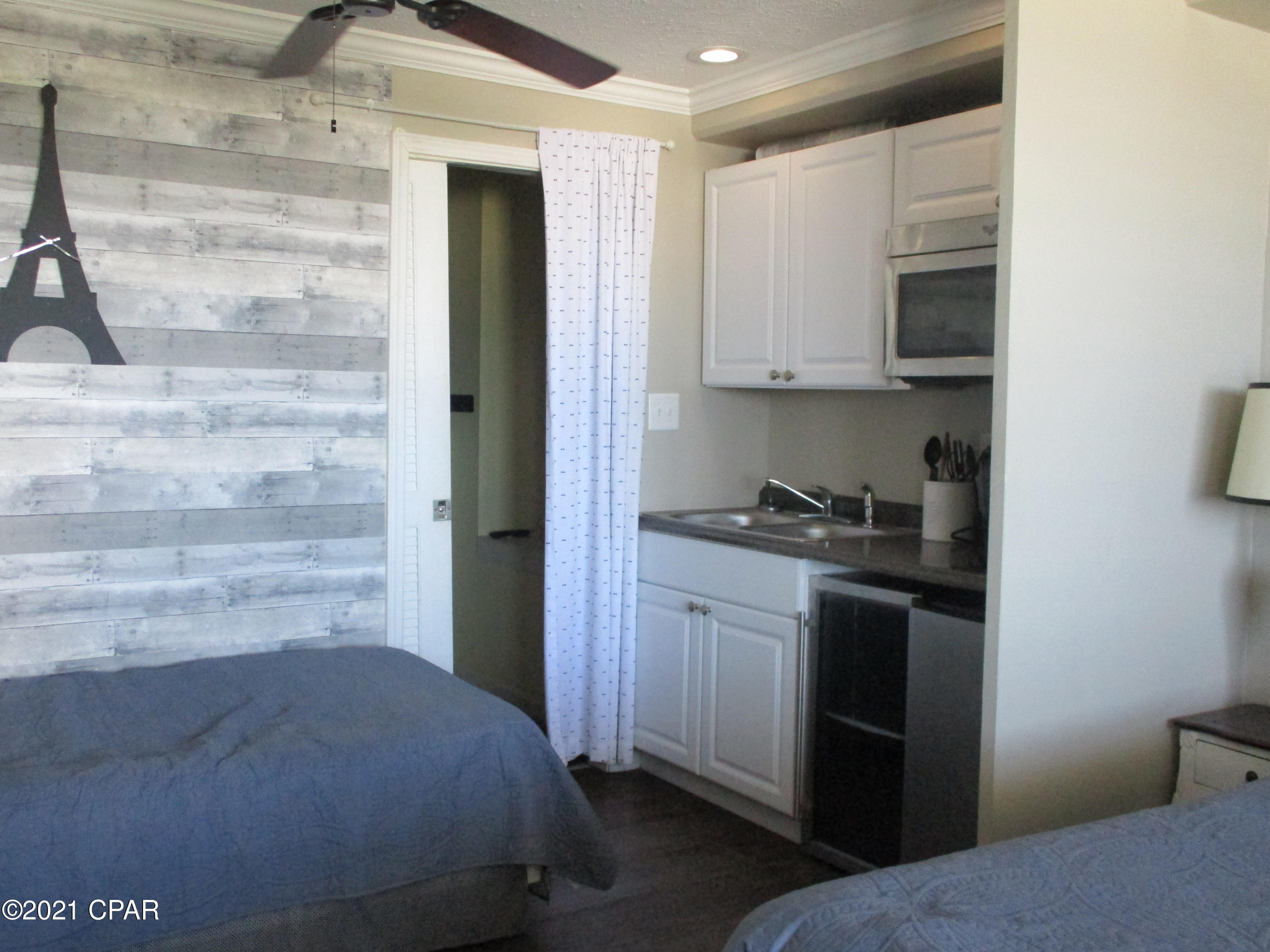 Fontainebleau Terrace - Residential