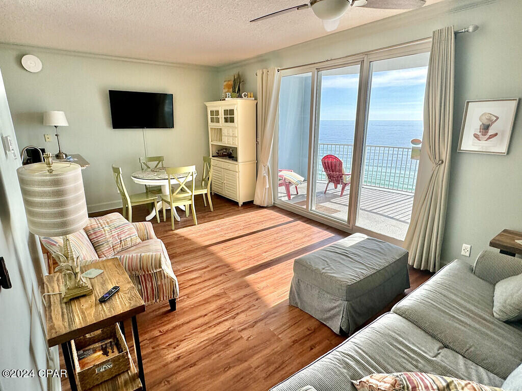 Twin Palms Resort - Residential