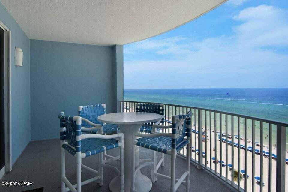 Twin Palms Resort - Residential