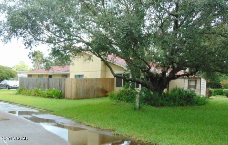 Elegant 2 bedroom, 2 bath, 2 car electric opener garage rowhome(end unit) featuring beautiful hardwood floors, wood burning fireplace, granite countertops in kitchen, screened patio with view of bay.

Convenient location to park, bay and boating. Detached storage unit.