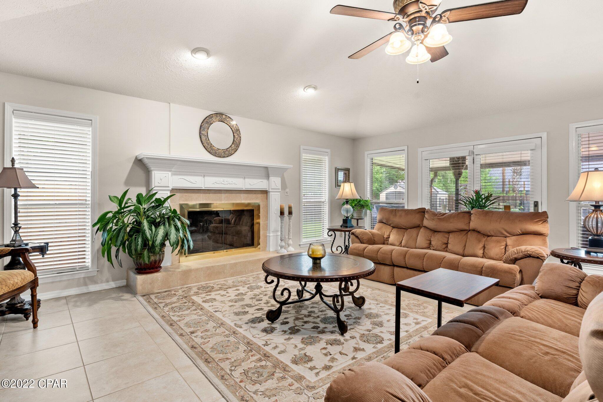 Colony Club Hrbr Ph 3 - Residential