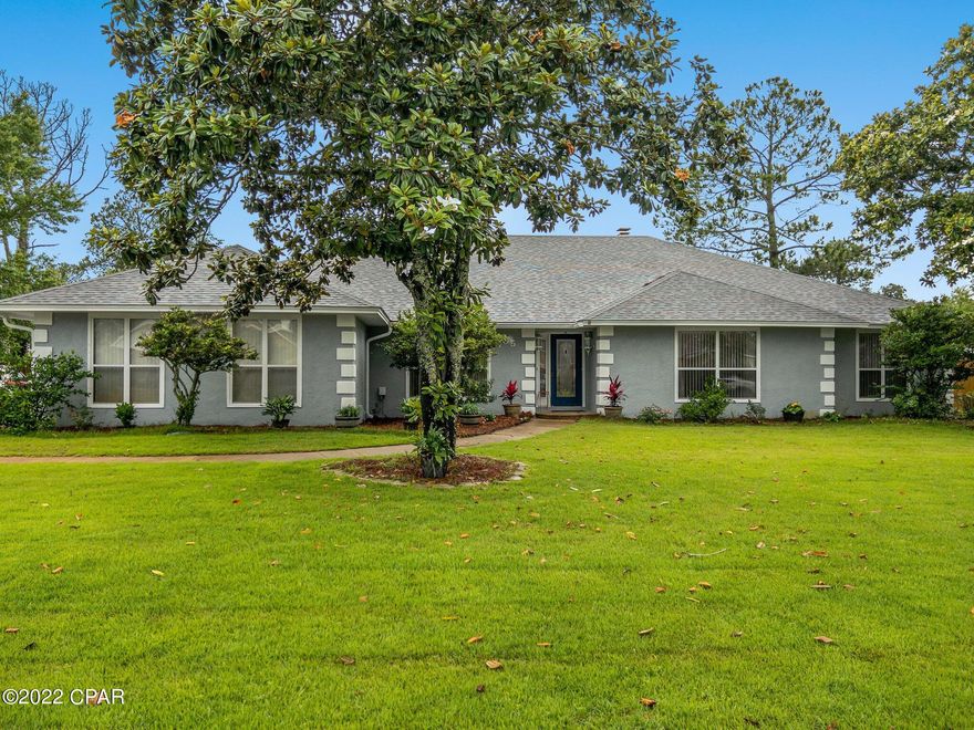 If you love to entertain, you do no not want to miss this house in Colony Club! Spacious 4 bedroom, 2 1/2  bath home with with large open kitchen and living area, with fireplace,  formal living room with fireplace and dining room. Screened lanai, open porch and patio with a 20 x 40 pool. Fenced back yard with garden area and storage building. Well for irrigation system. 

All measurements are approximate, please verify if important.