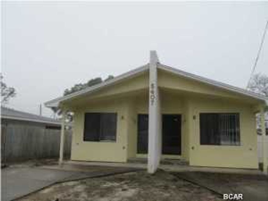 1 BEDROOM, 1 BATH, ALL TILE DUPLEX, OPEN PATIO, WALKING DISTANCE TO THE BEACH. CLOSE TO THE NAVY BASE.