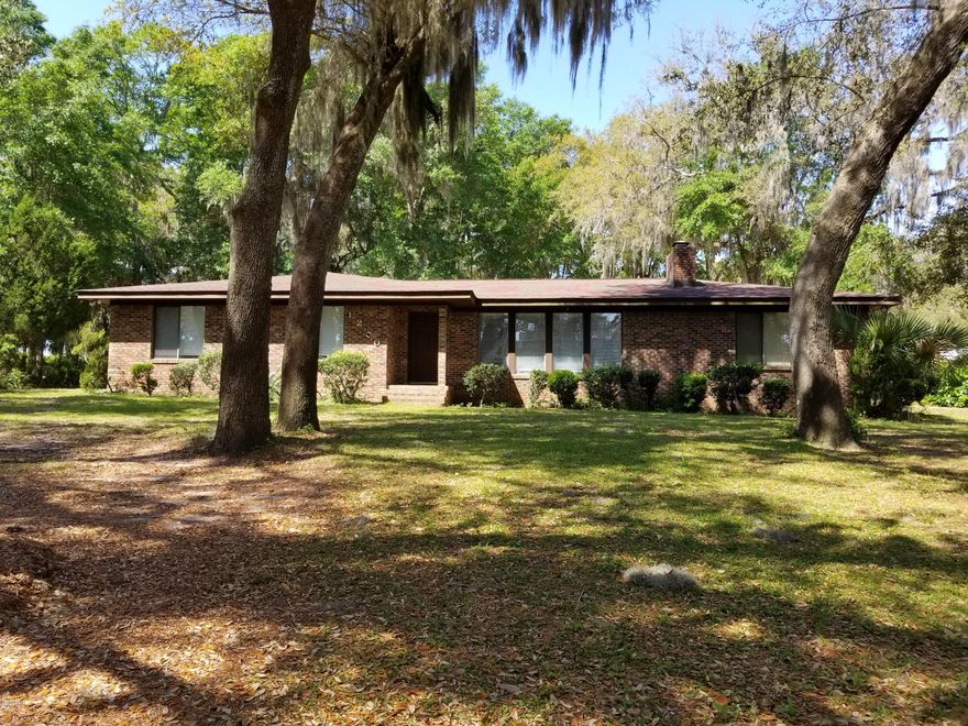 *1/2 off deposit for active military*



Waterfront, brick home in Parker on Pratt Bayou. Convenient to Tyndall AFB. Features full wall fireplace in living room and windows overlooking the water, formal dining room, den/family room, with a breakfast bar in the kitchen and updated appliances. Inside laundry. Double Carport with built-in storage area at the back of the house off the circular driveway. Boat dock currently under construction, but once completed available for tenant use. Pumphouse with well for sprinkler system.



*Pest control included*



*All pets are a part of the application process and are subject to the homeowner's approval*