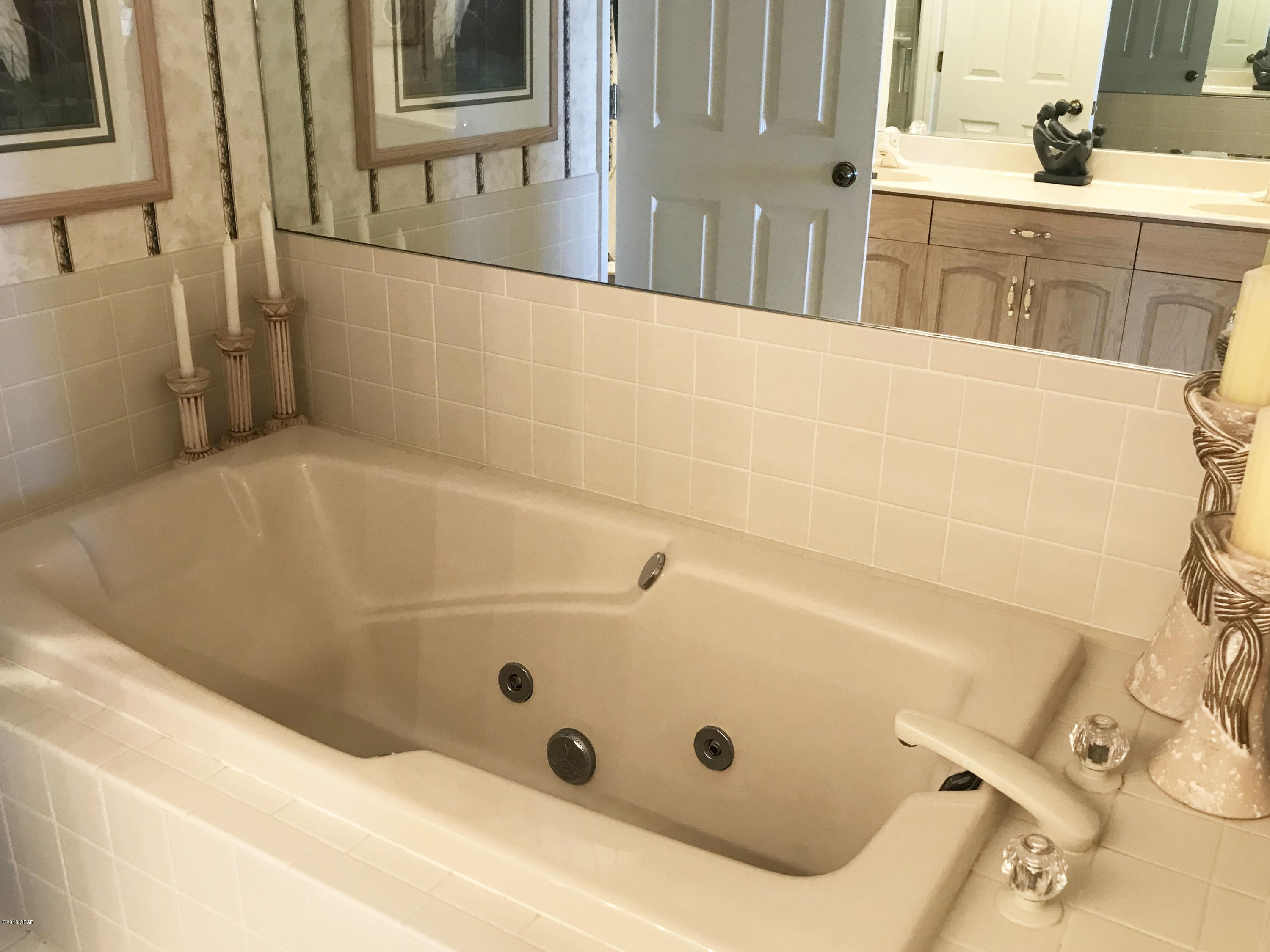 Summerwinds Condo - Residential