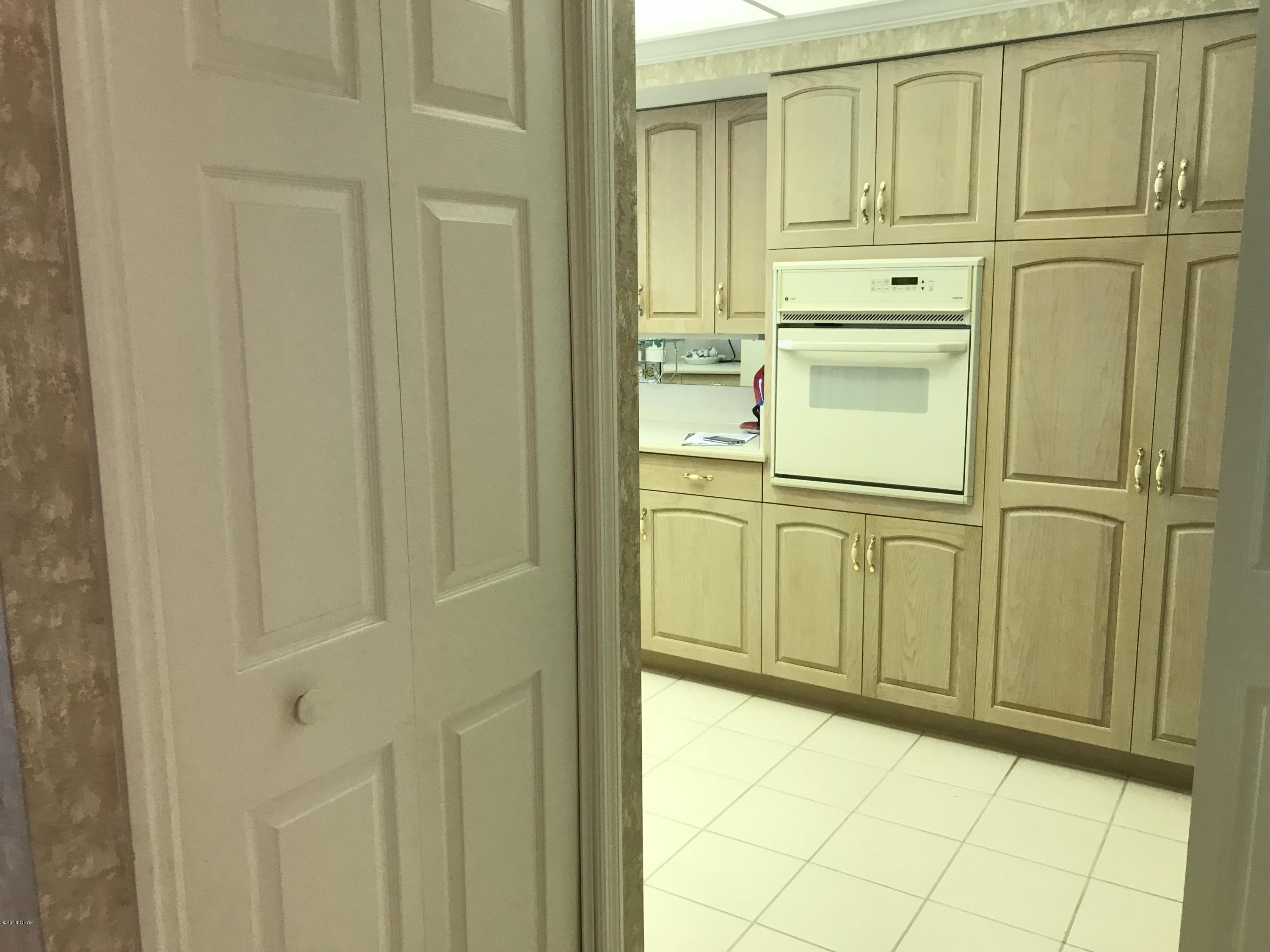 Summerwinds Condo - Residential