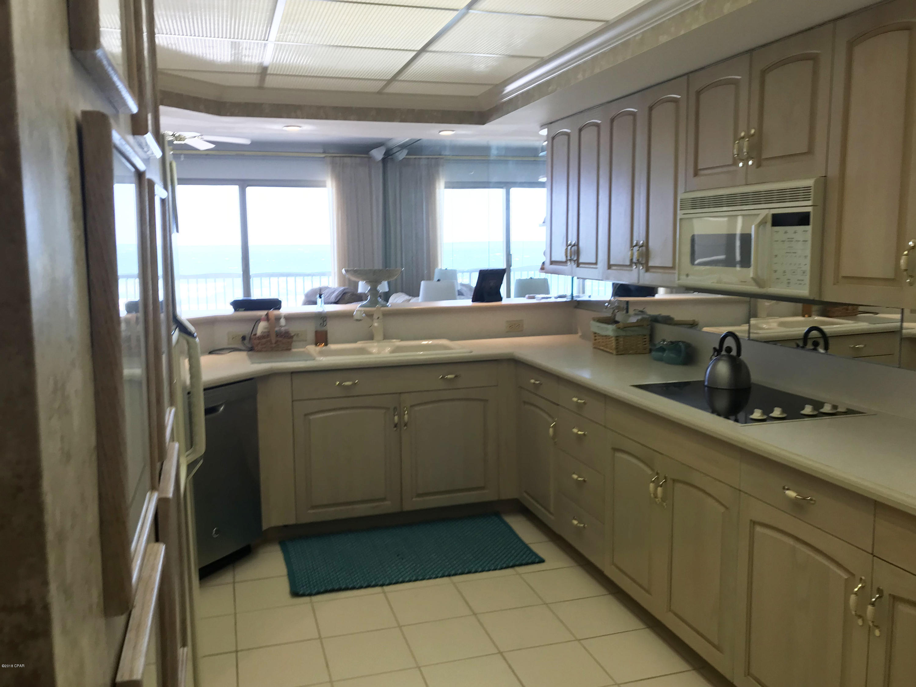 Summerwinds Condo - Residential