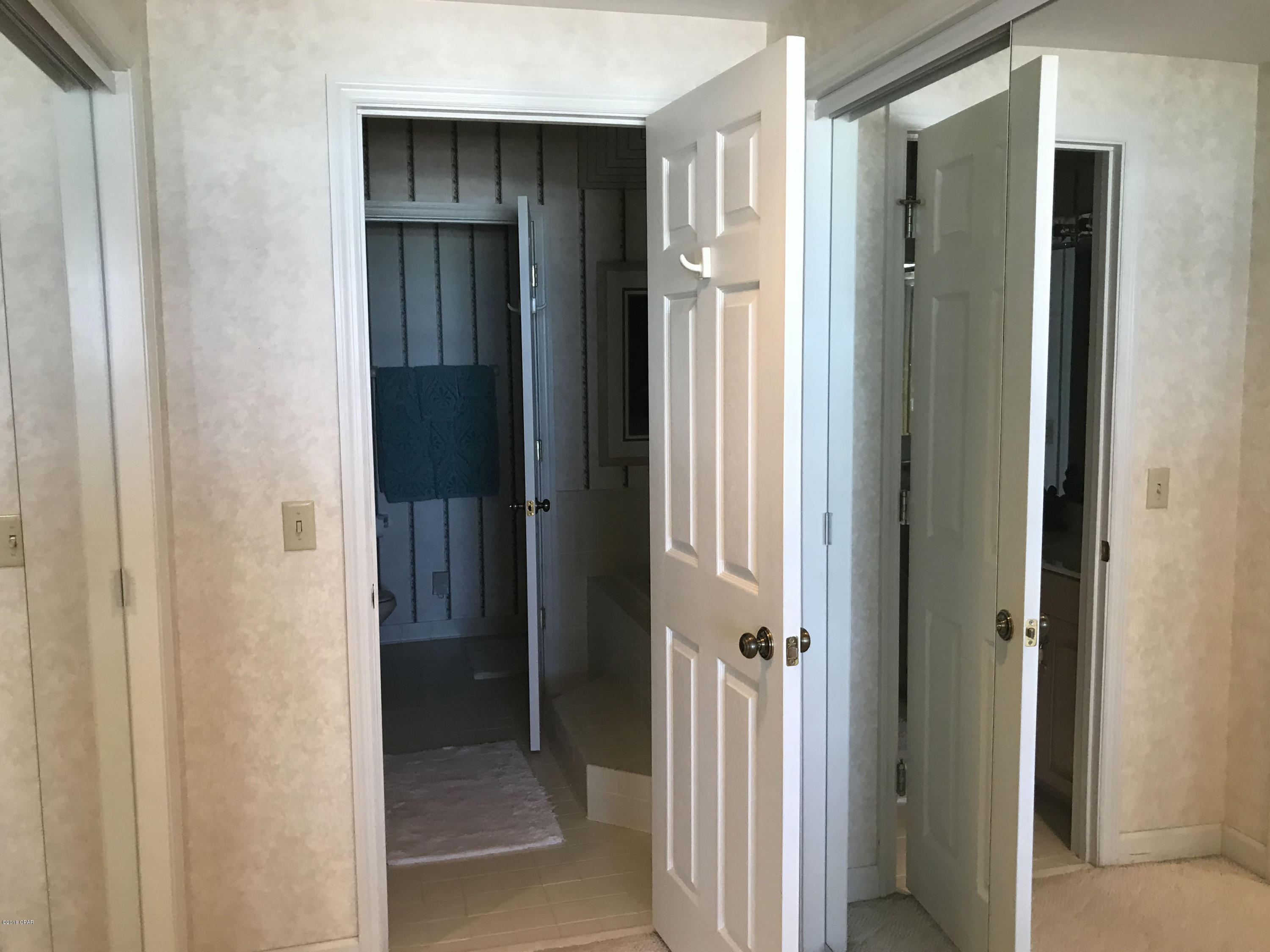 Summerwinds Condo - Residential