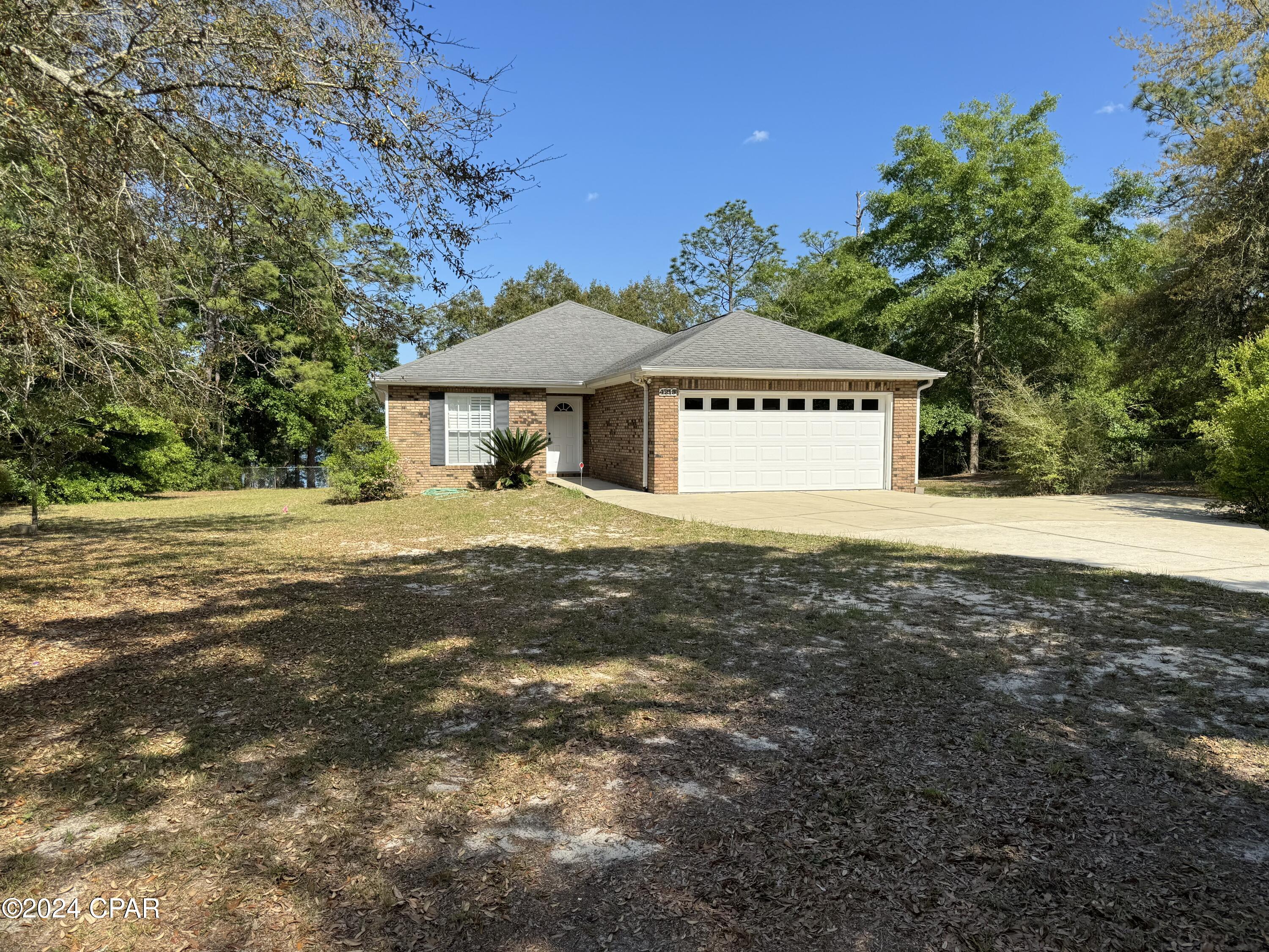 Leisure Lakes - Residential Lease